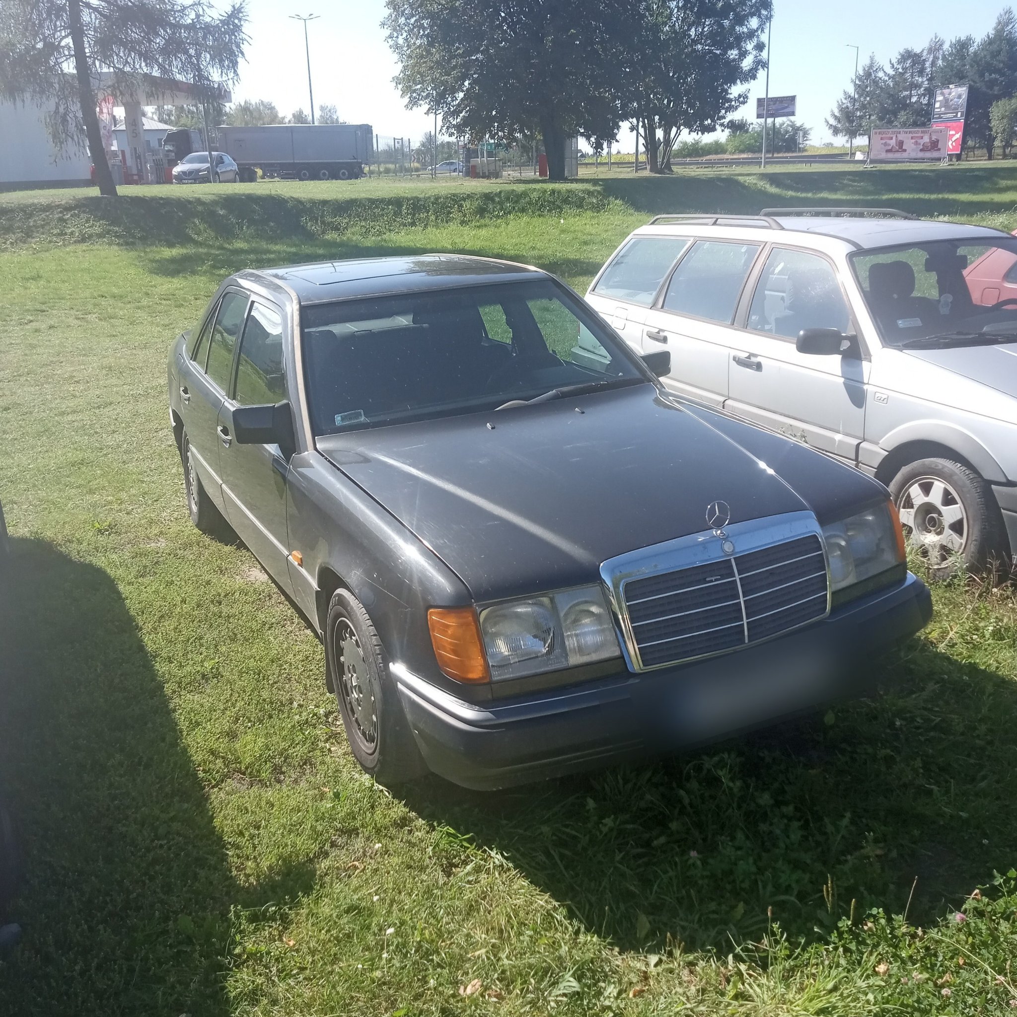 1984 Mercedes-Benz E-Class (W124)