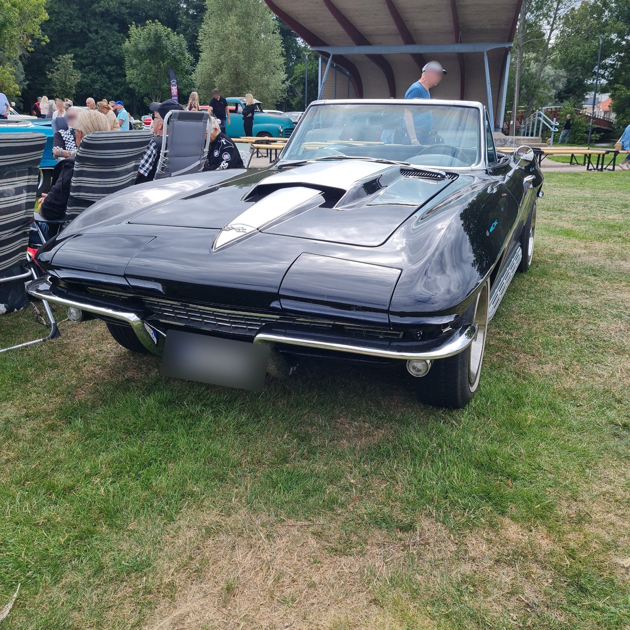 1963 Chevrolet Corvette (C2) Sting Ray Convertible