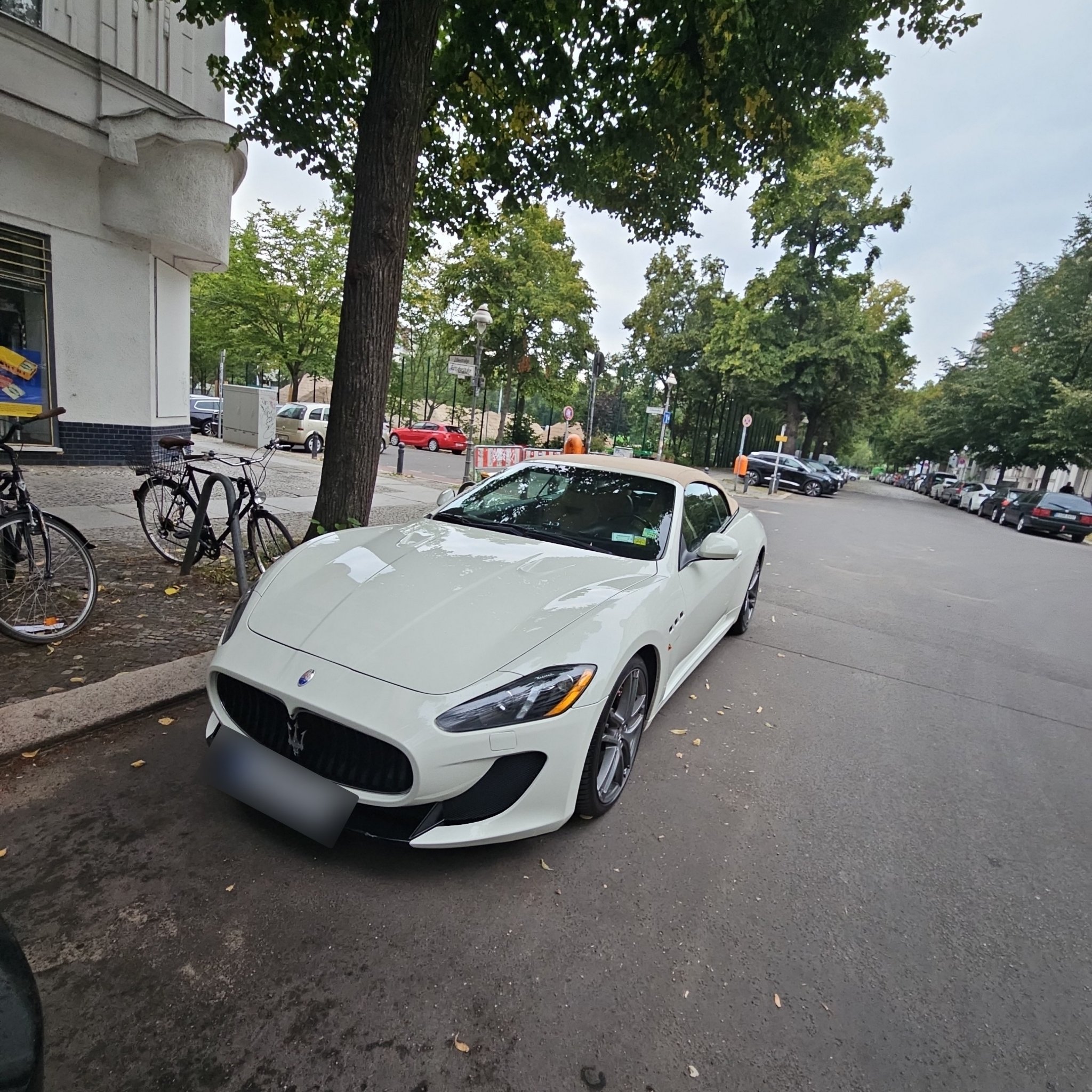 2011 Maserati GranCabrio Sport