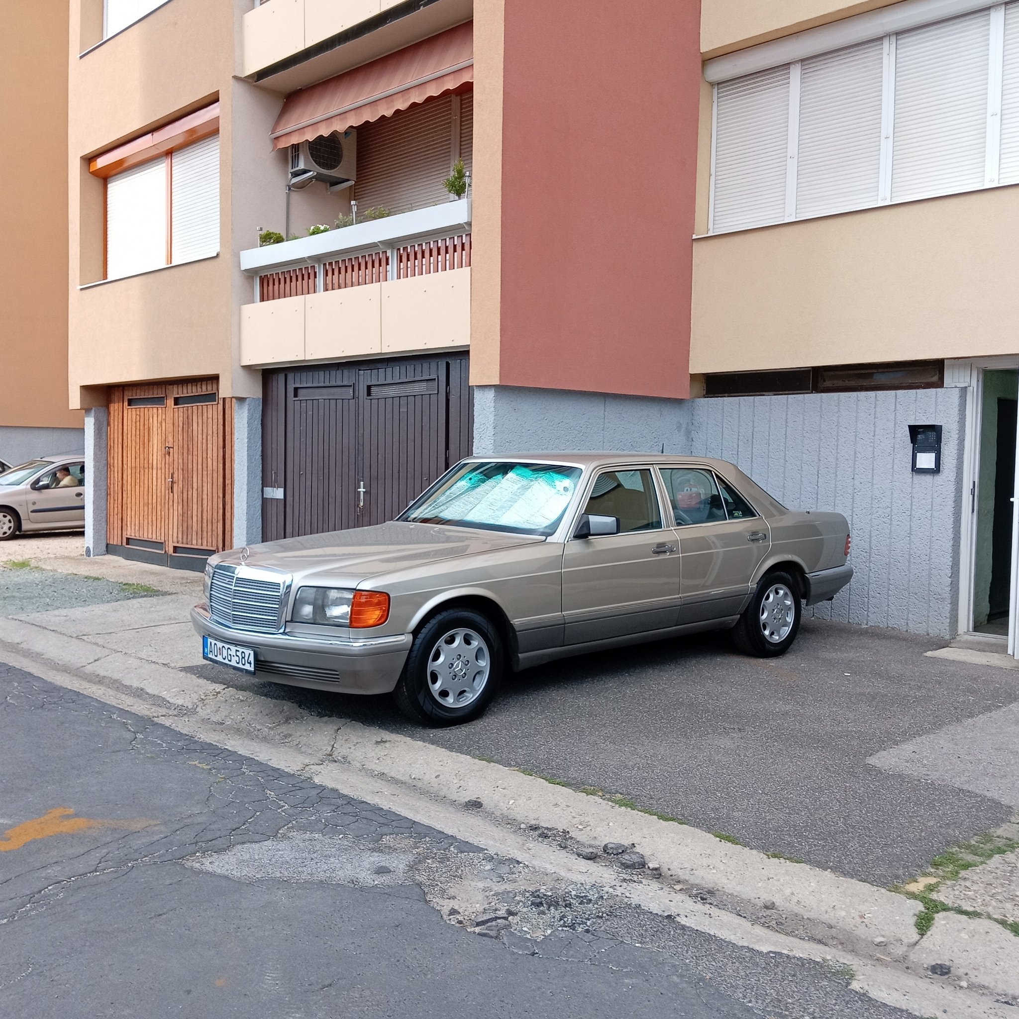 1979 Mercedes-Benz S-Class (W126)