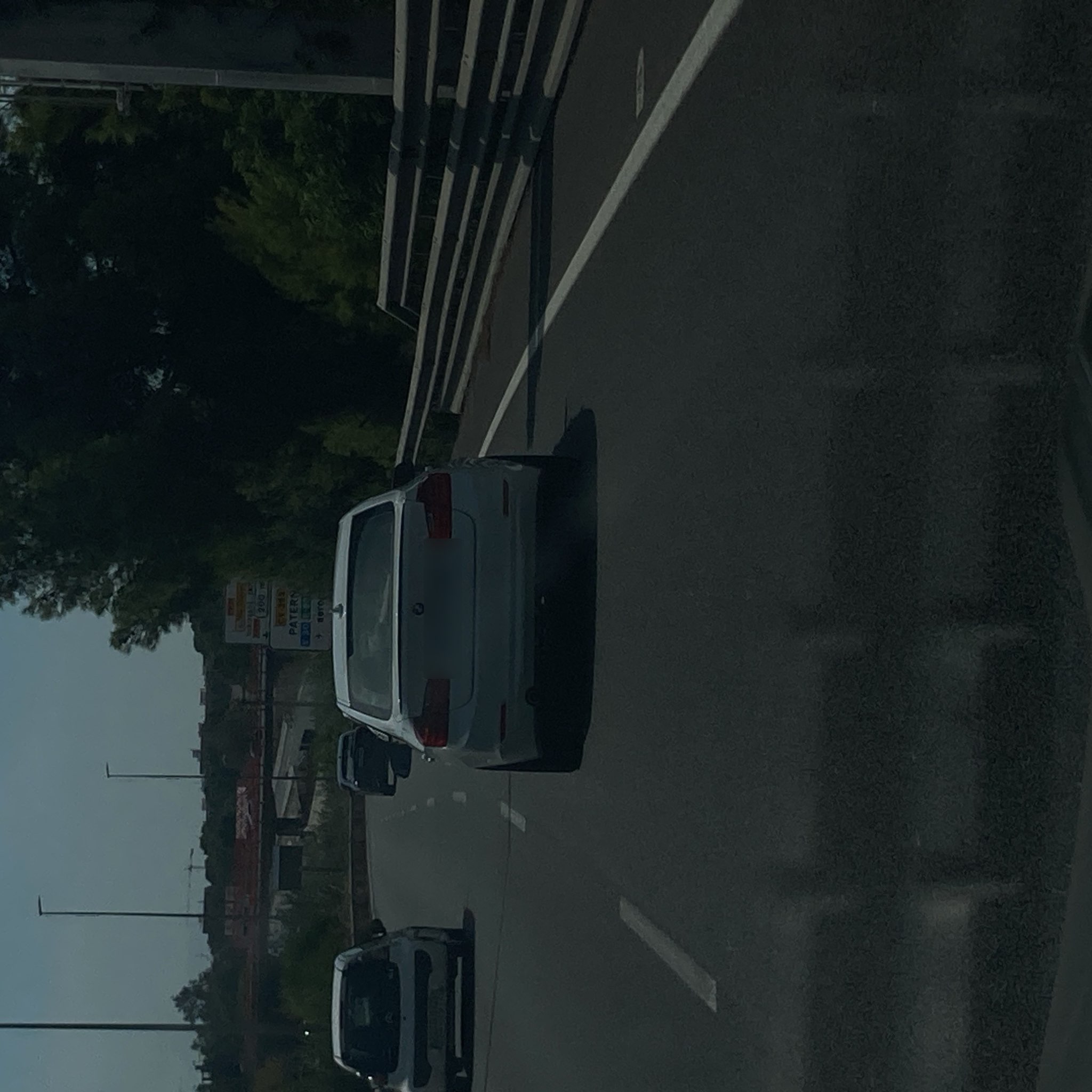 2005 BMW 3 Series (E90)