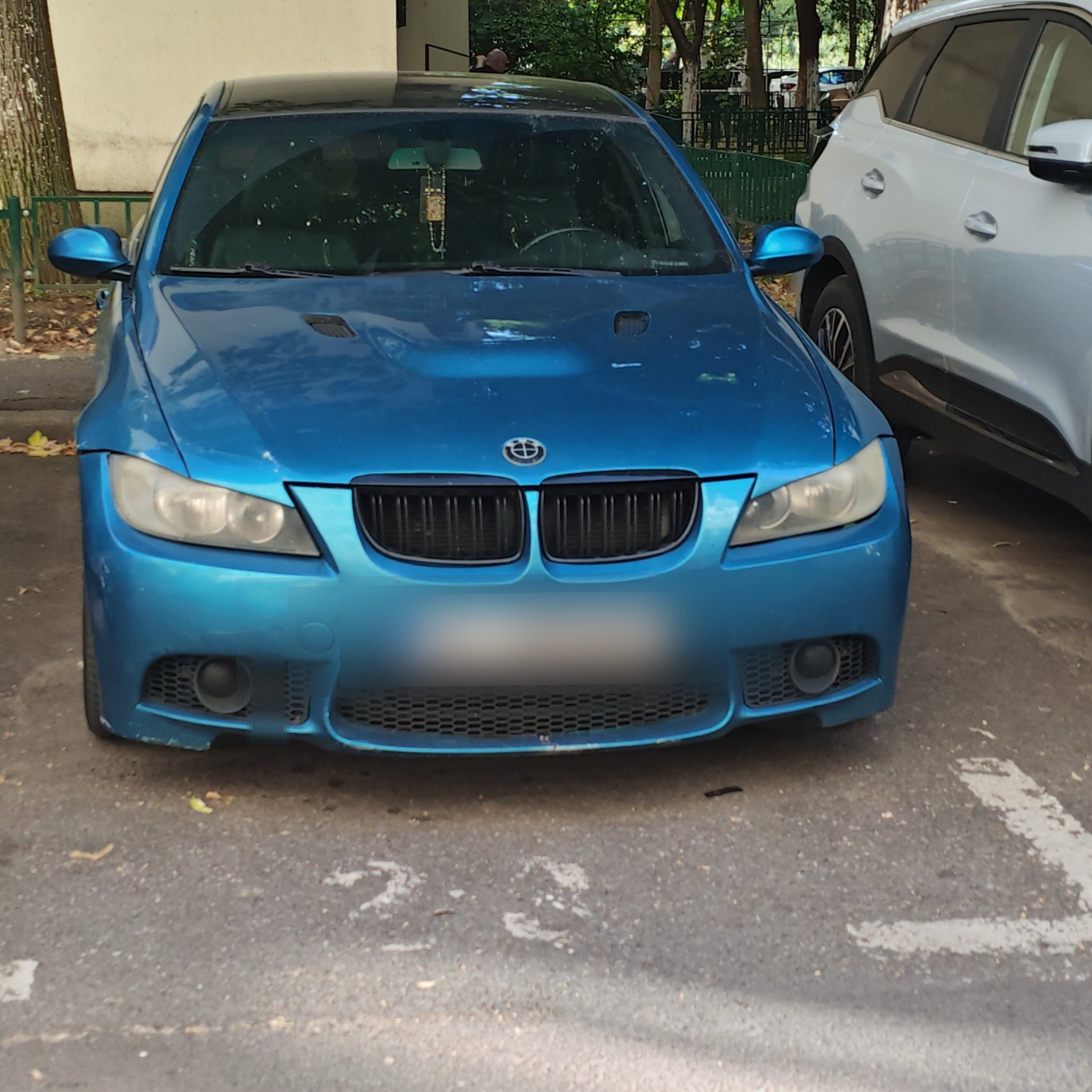 2005 BMW 3 Series (E90)