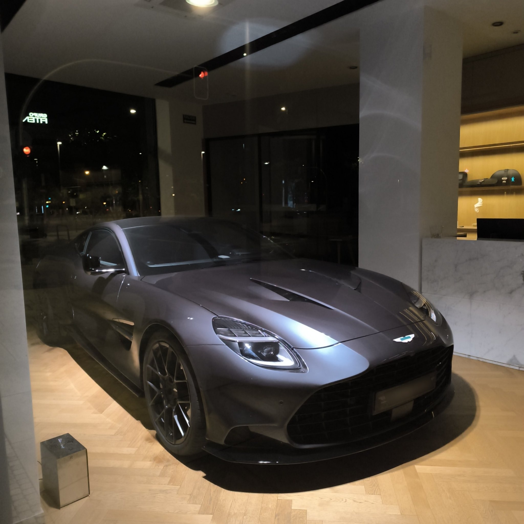 2024 Aston Martin Vanquish (2024)