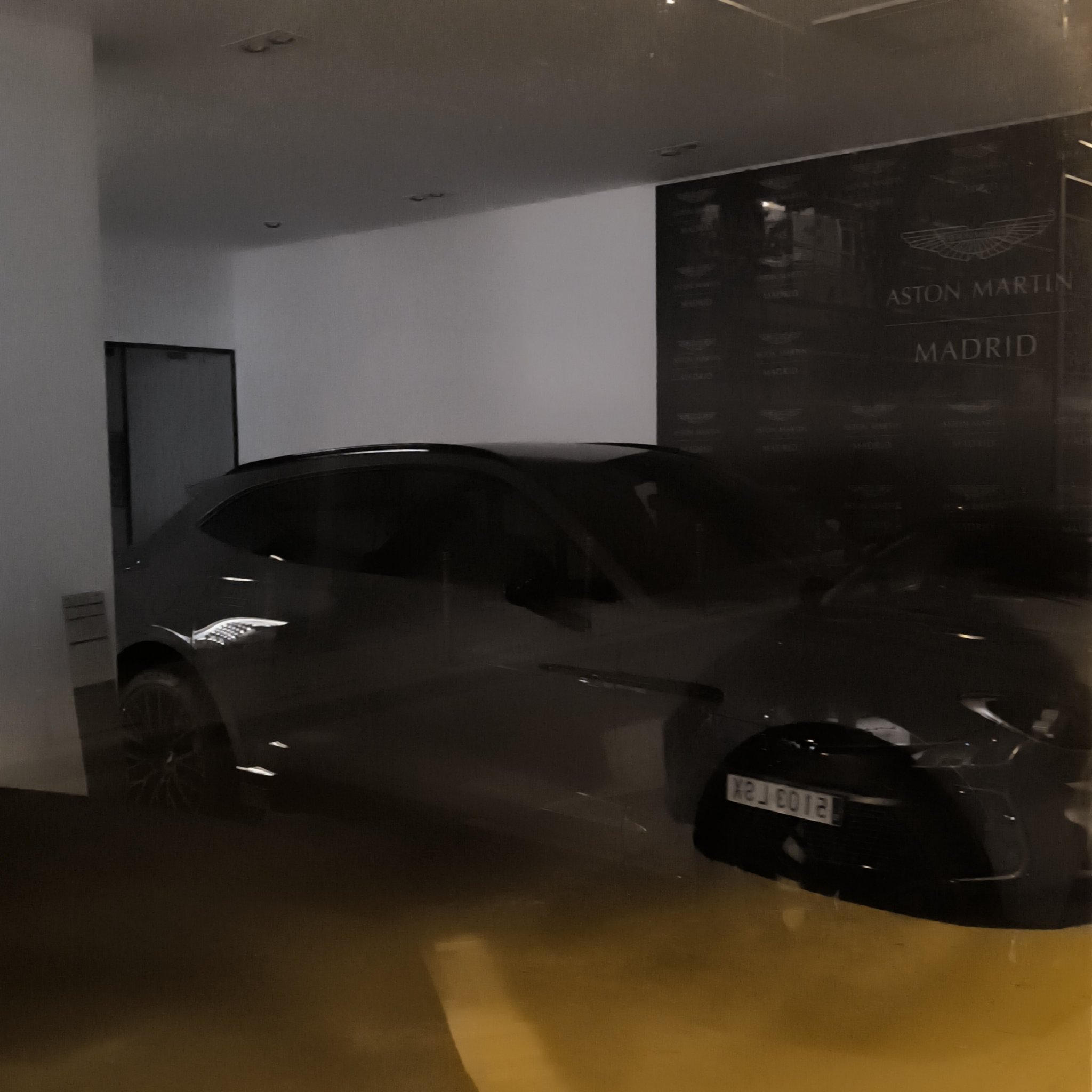 2020 Aston Martin DBX