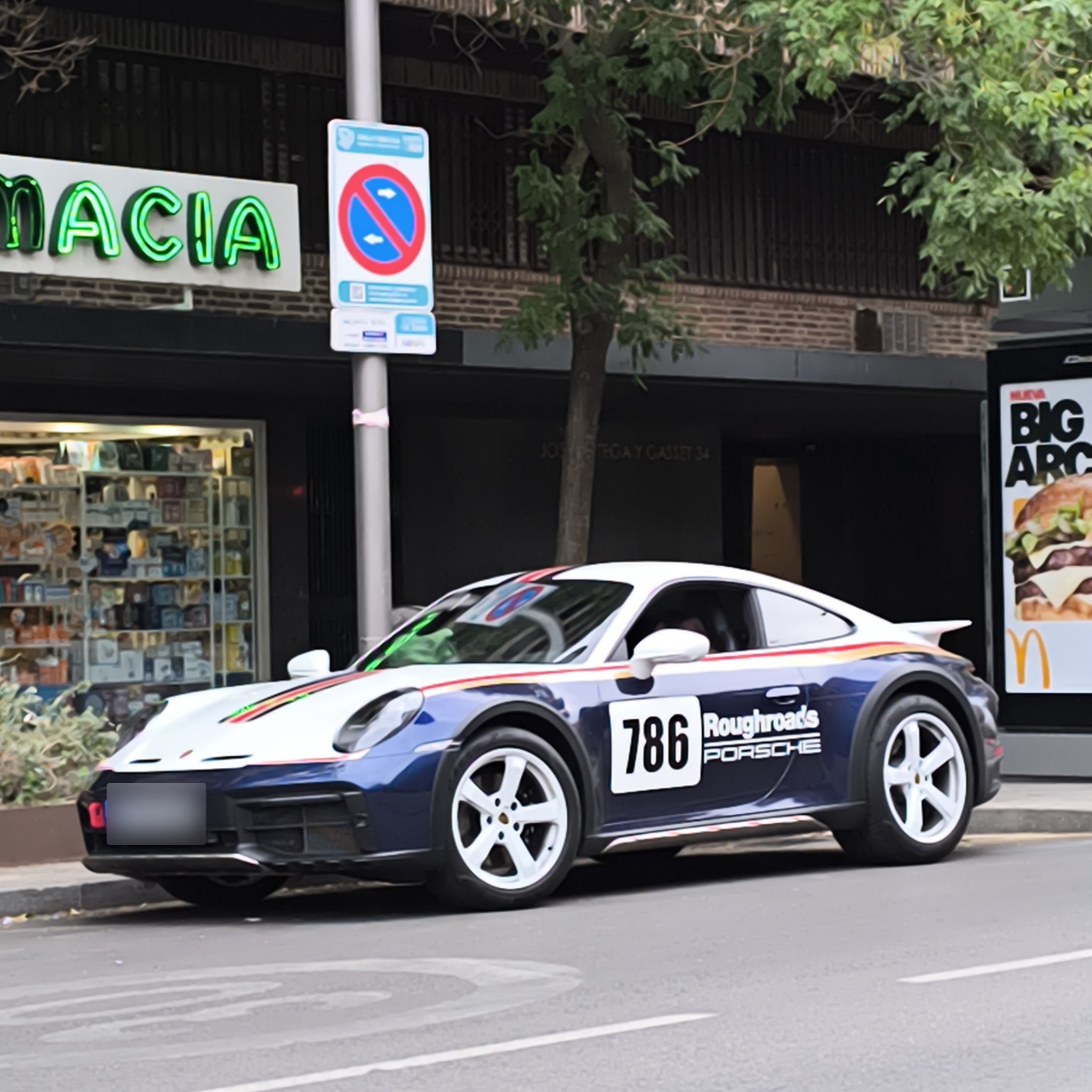 2022 Porsche 911 (992) Dakar