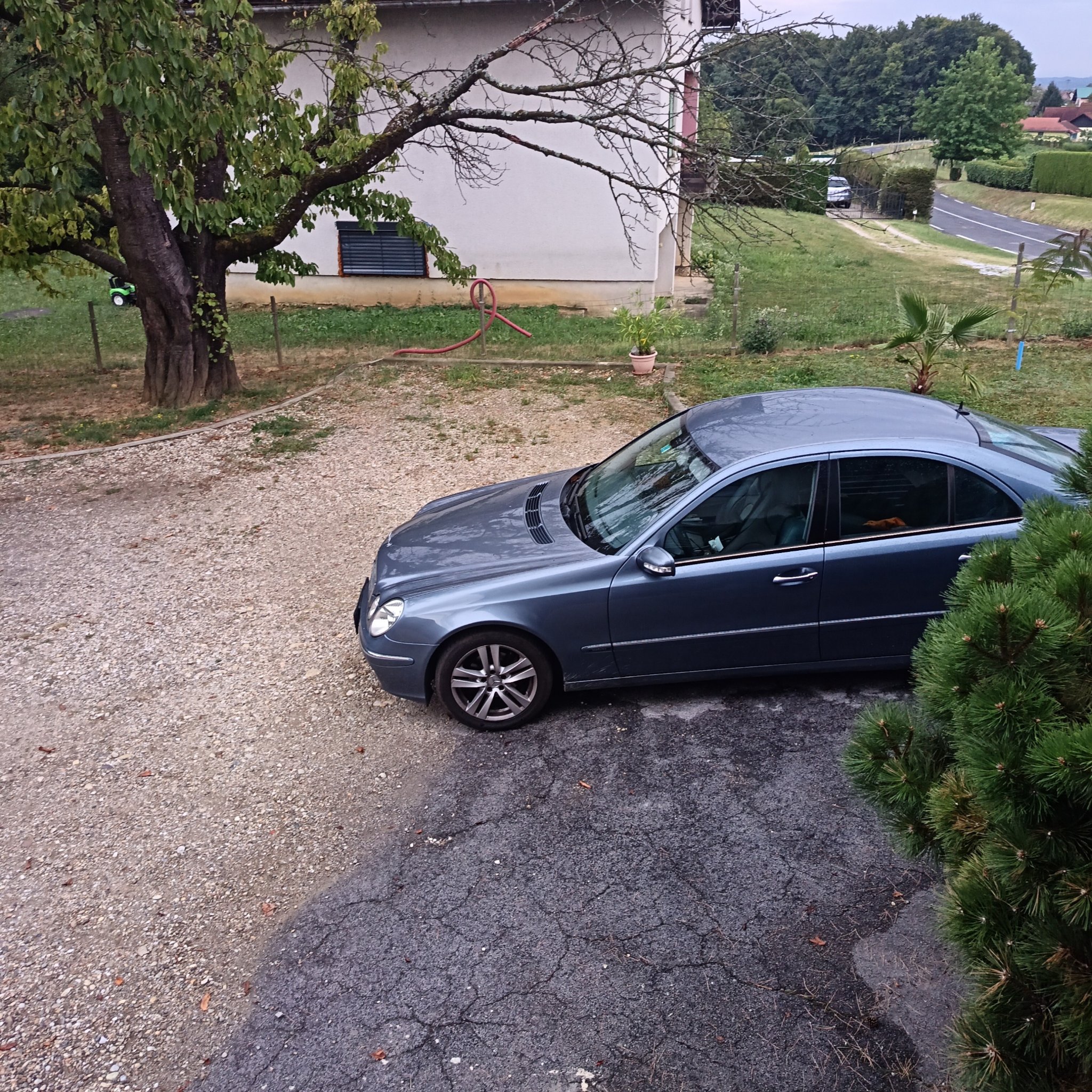 2002 Mercedes-Benz E-Class (W211)