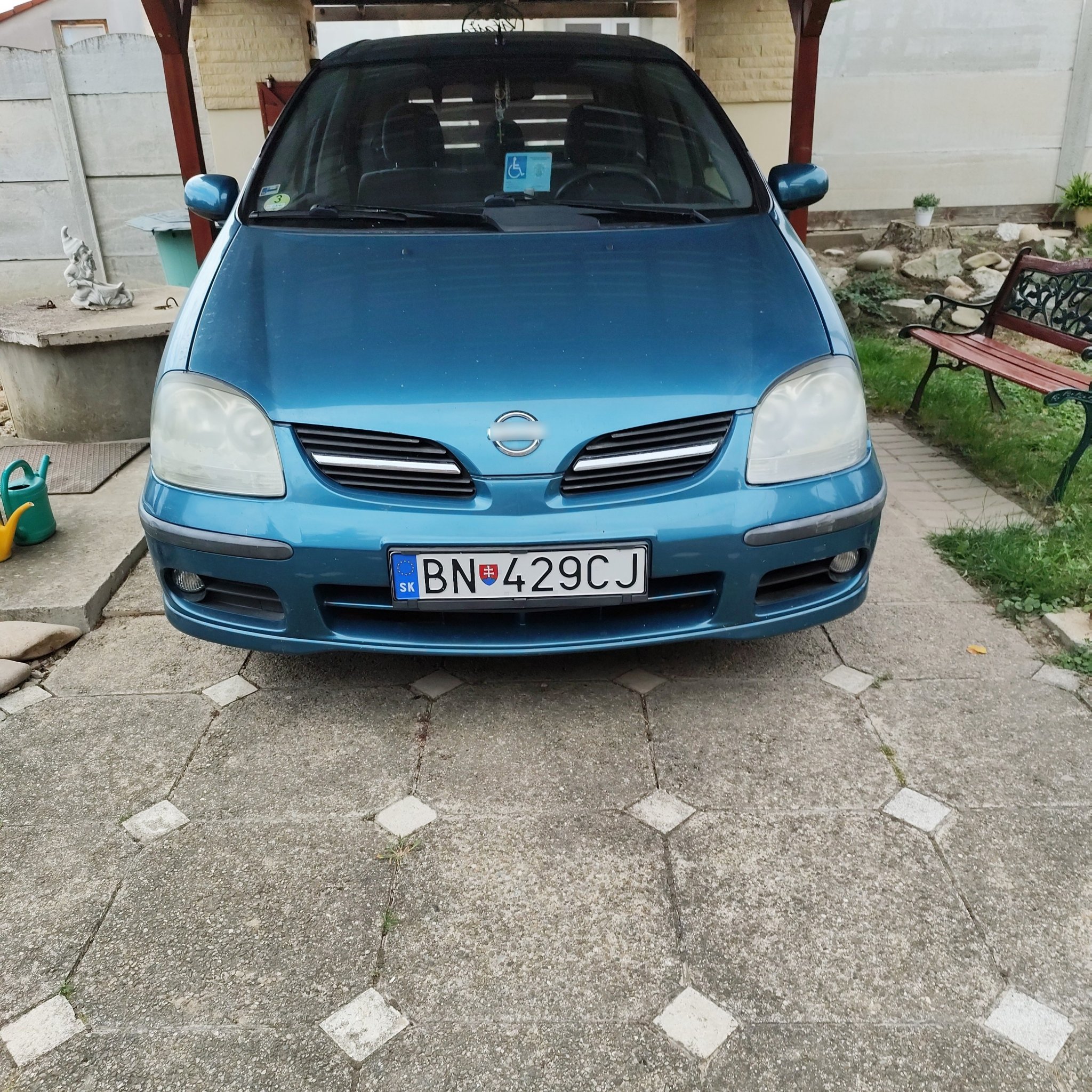 2000 Nissan Almera Tino