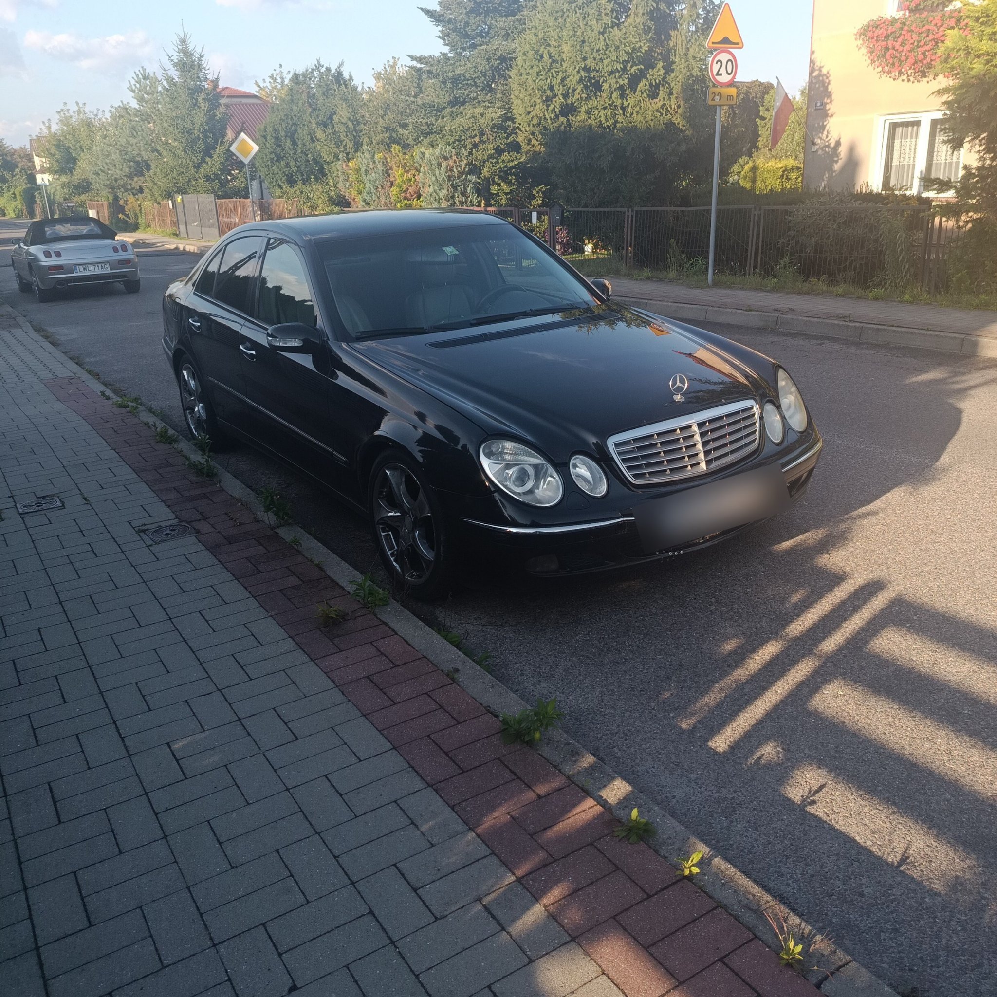 2002 Mercedes-Benz E-Class (W211)