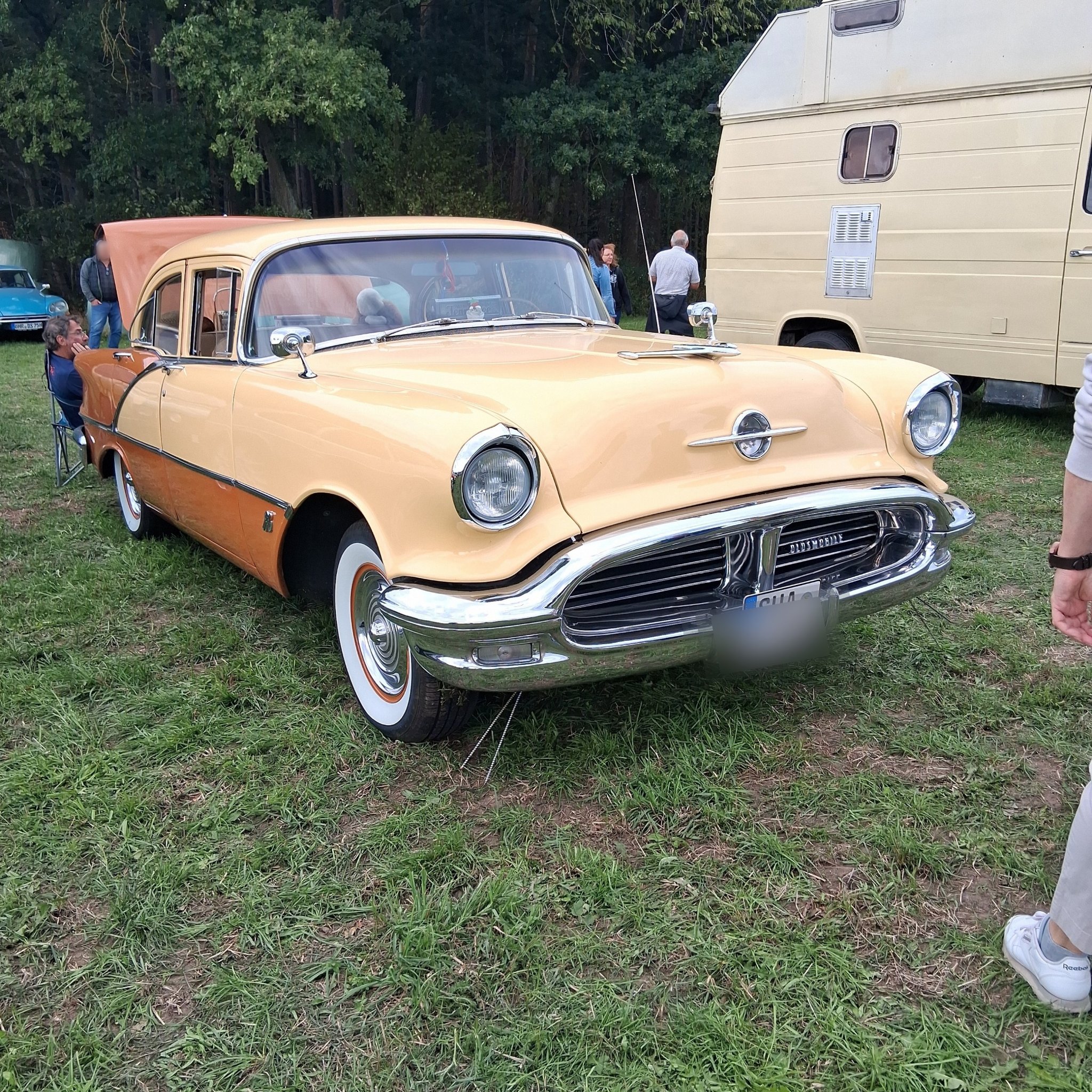 1955 Oldsmobile 88 (1956)