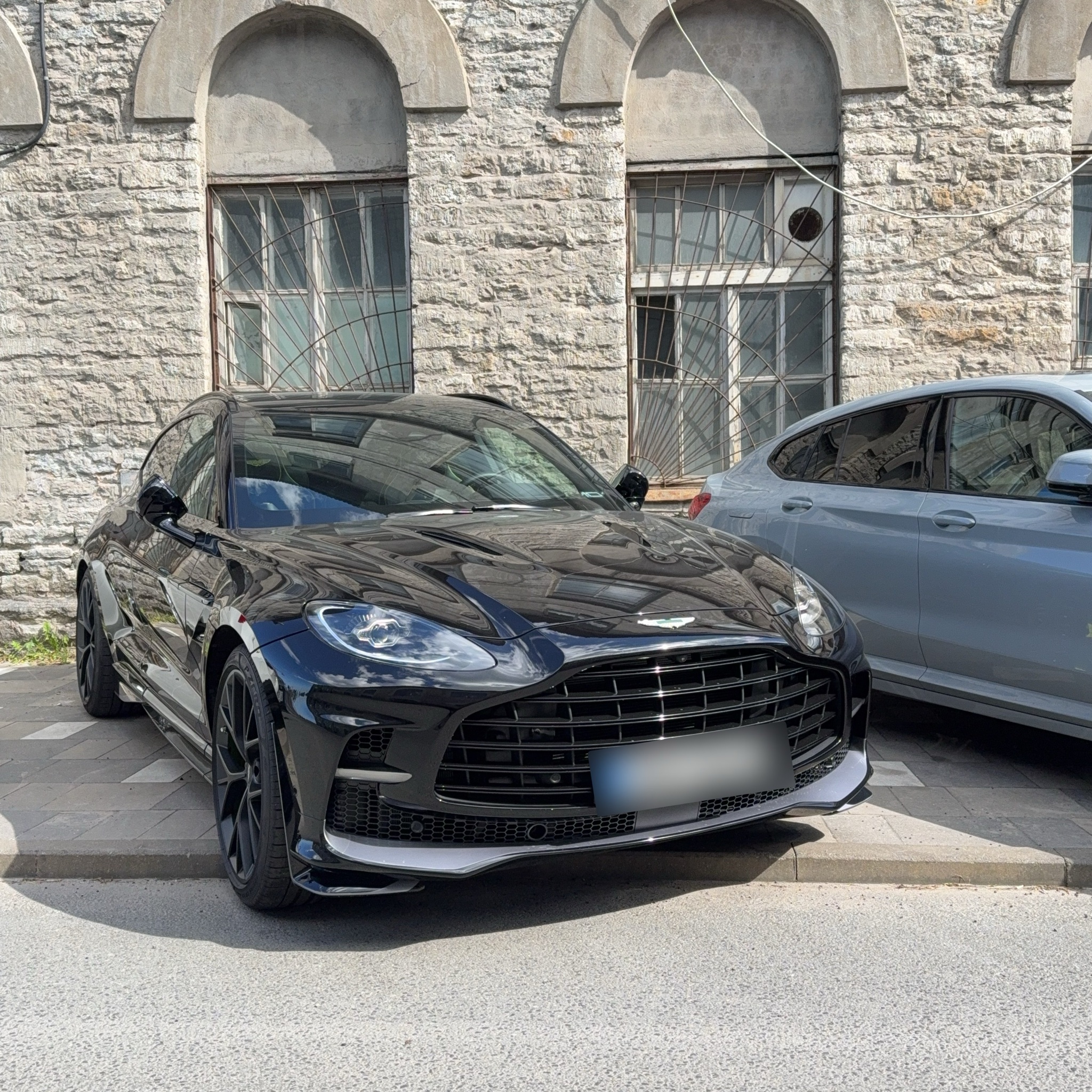 2022 Aston Martin DBX 707