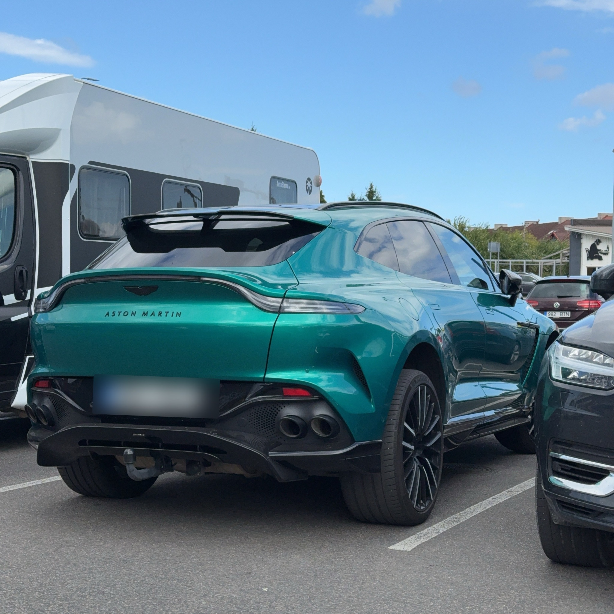 2020 Aston Martin DBX