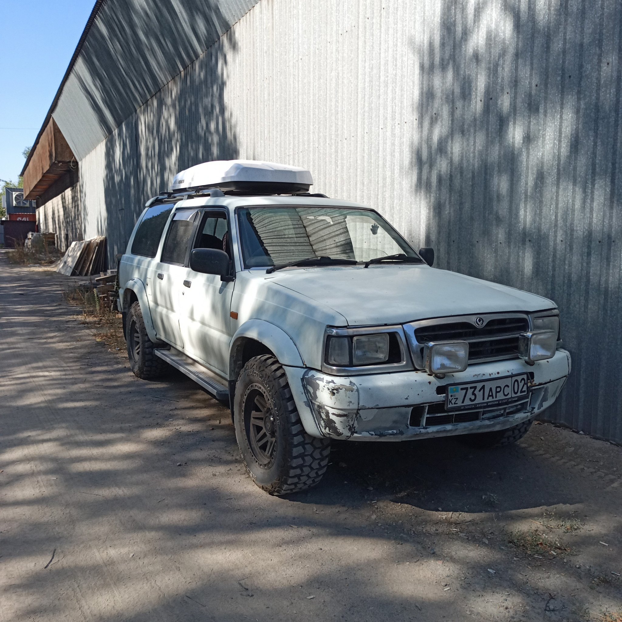 1995 Mazda Proceed Marvie (UV56R)