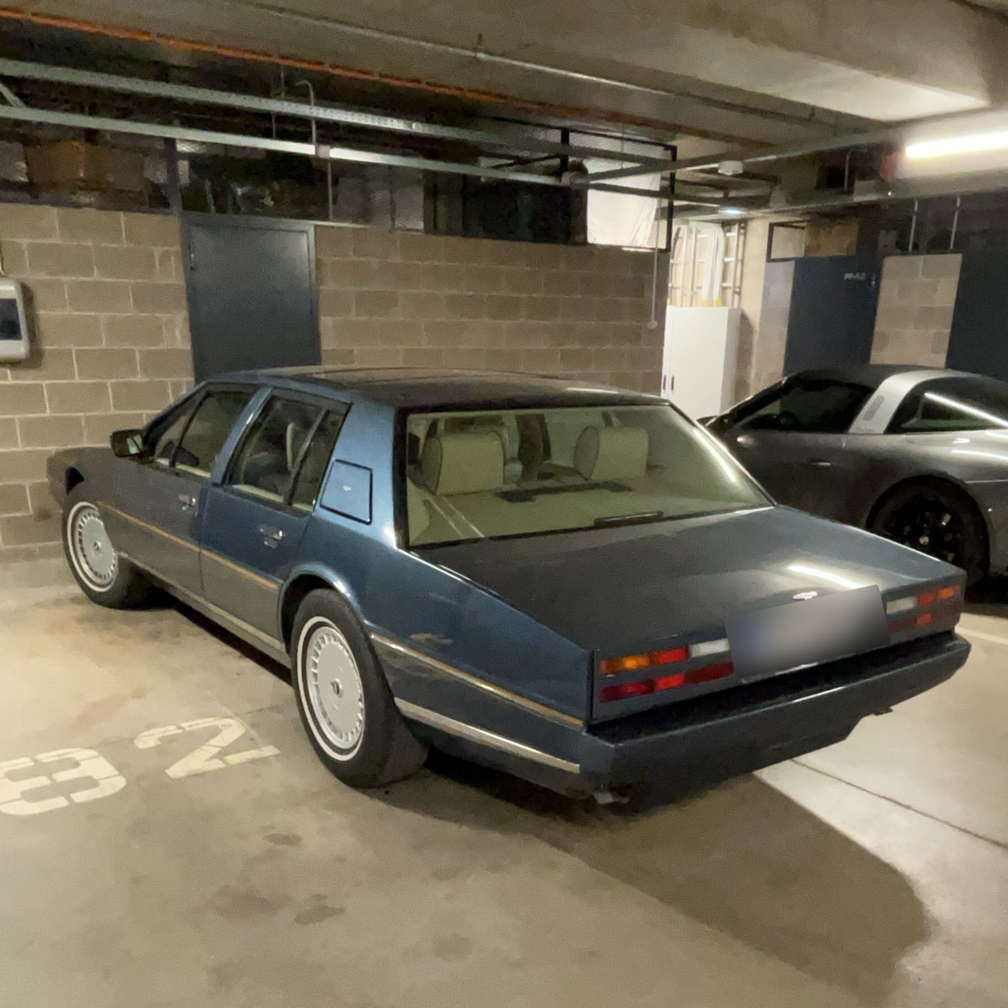1976 Aston Martin Lagonda (Series 2)