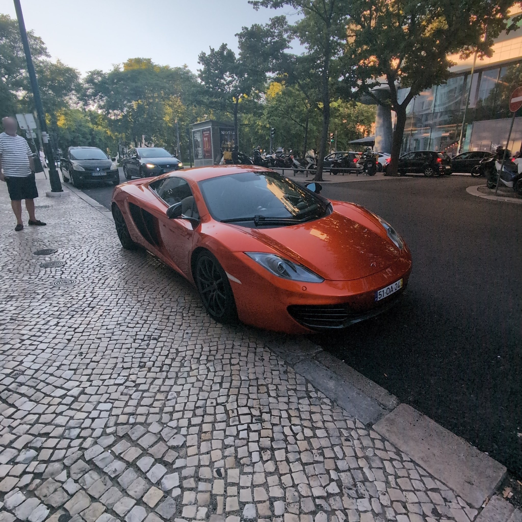 2011 McLaren MP4-12C