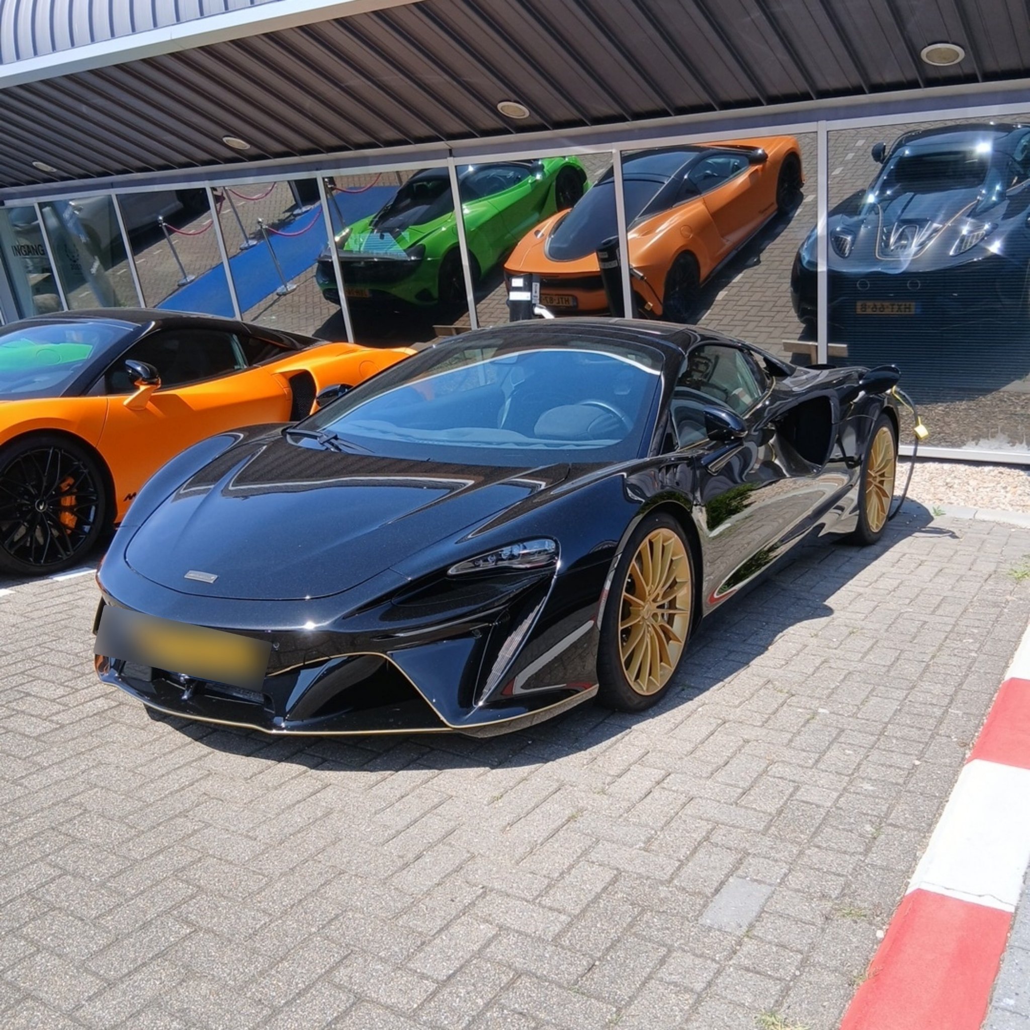 2021 McLaren Artura