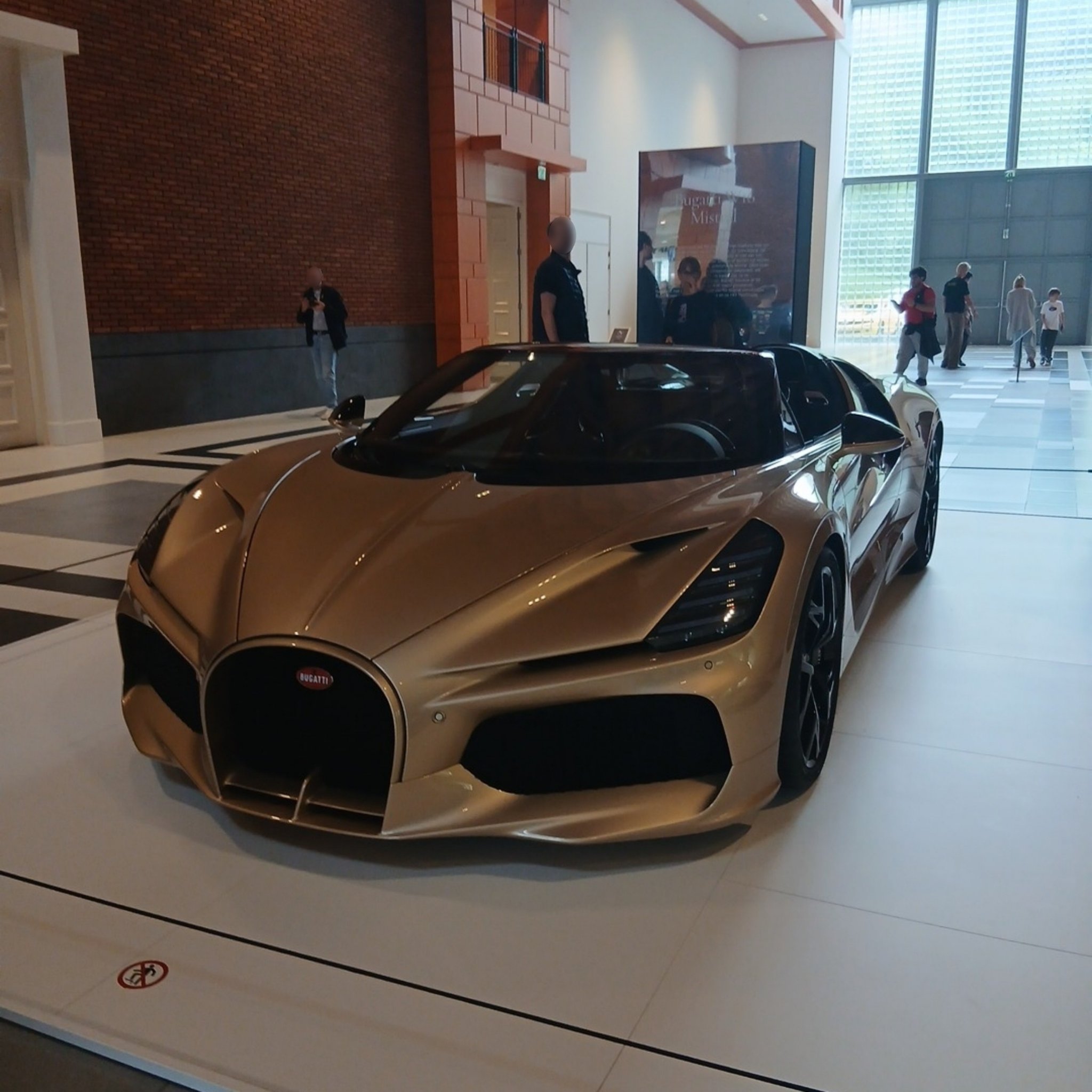 2023 Bugatti Mistral (W16)