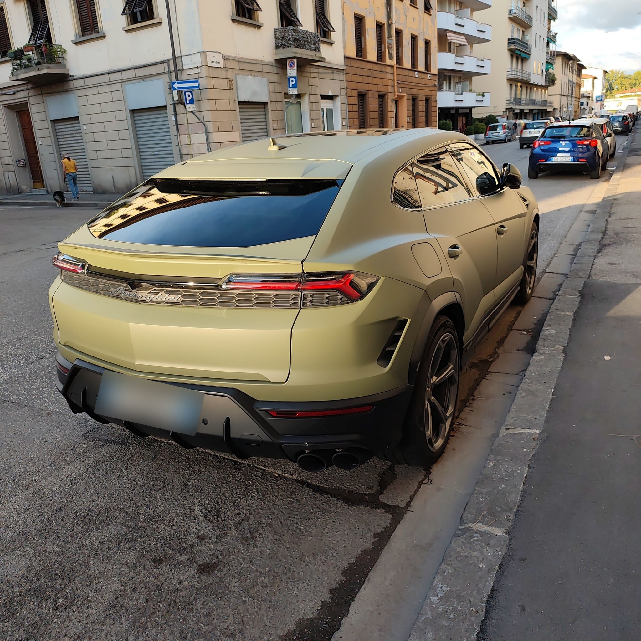 2022 Lamborghini Urus (S)