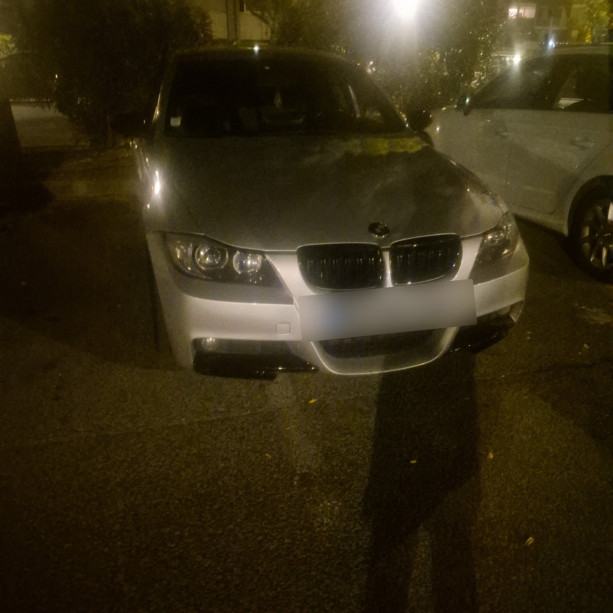 2005 BMW 3 Series (E90)