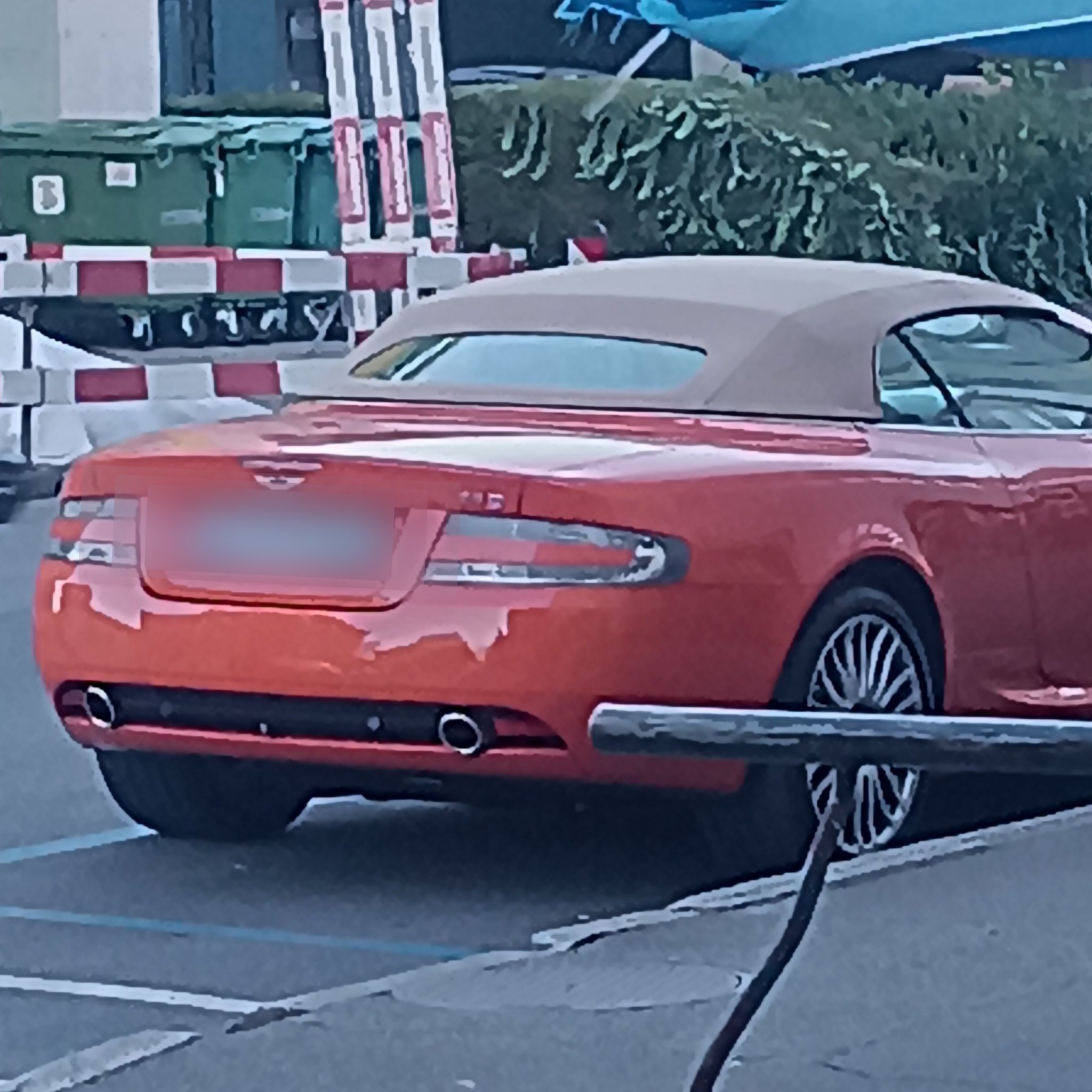 2004 Aston Martin DB9 Volante