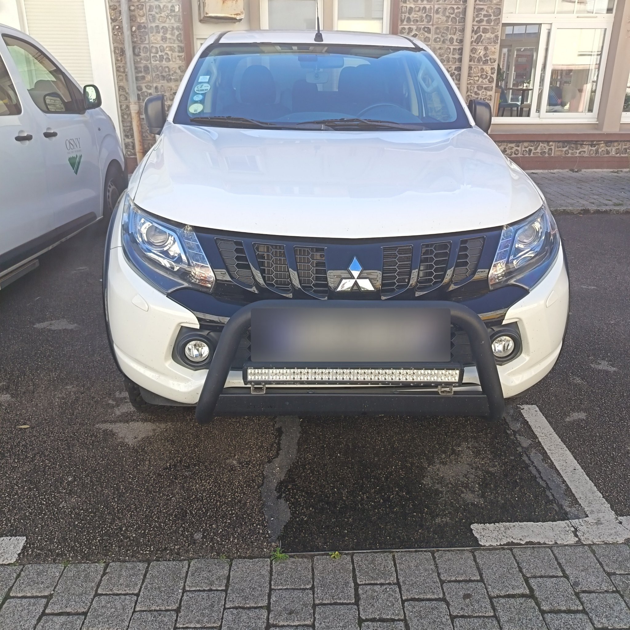 2005 Mitsubishi L200 (KB4T)