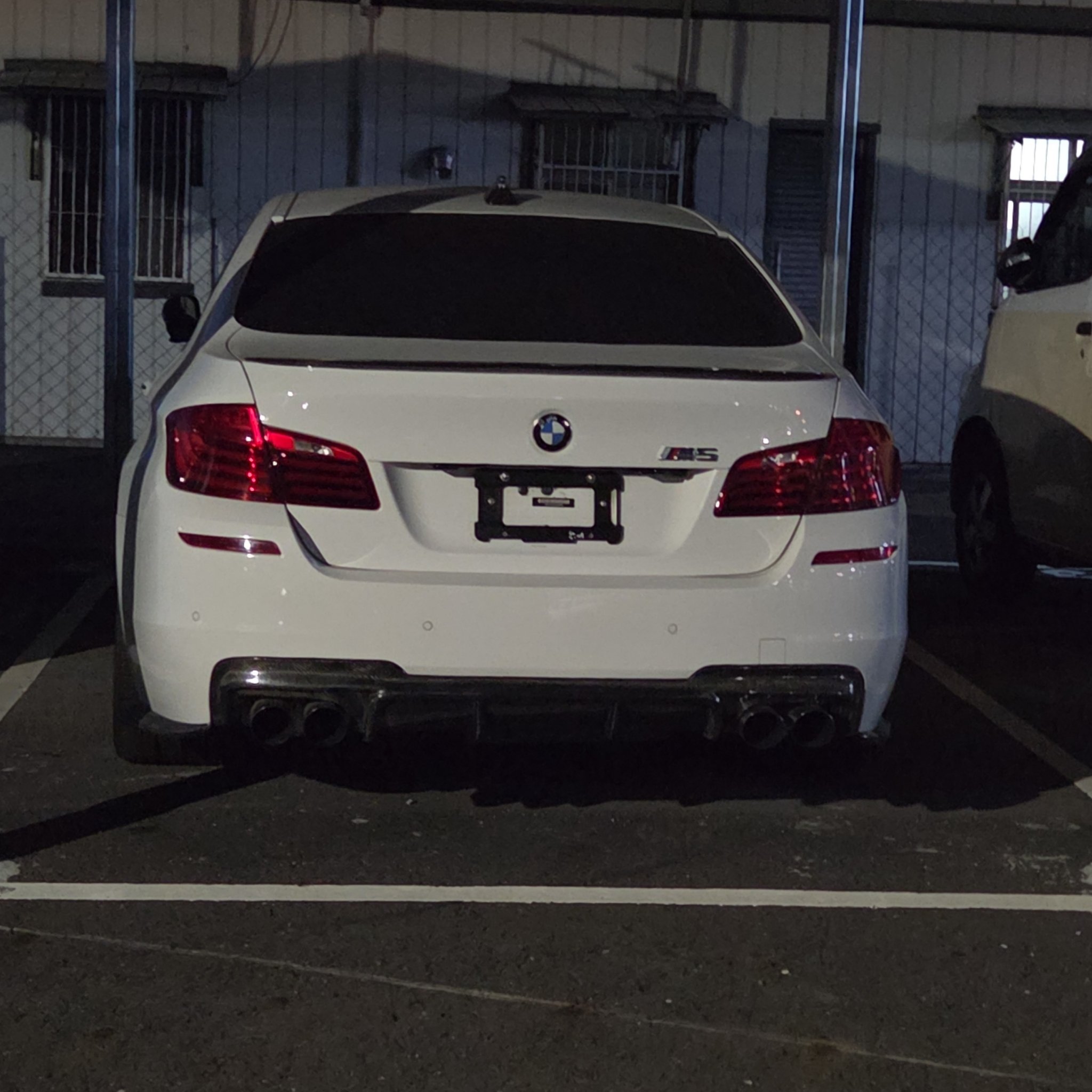 2011 BMW M5 (F10)