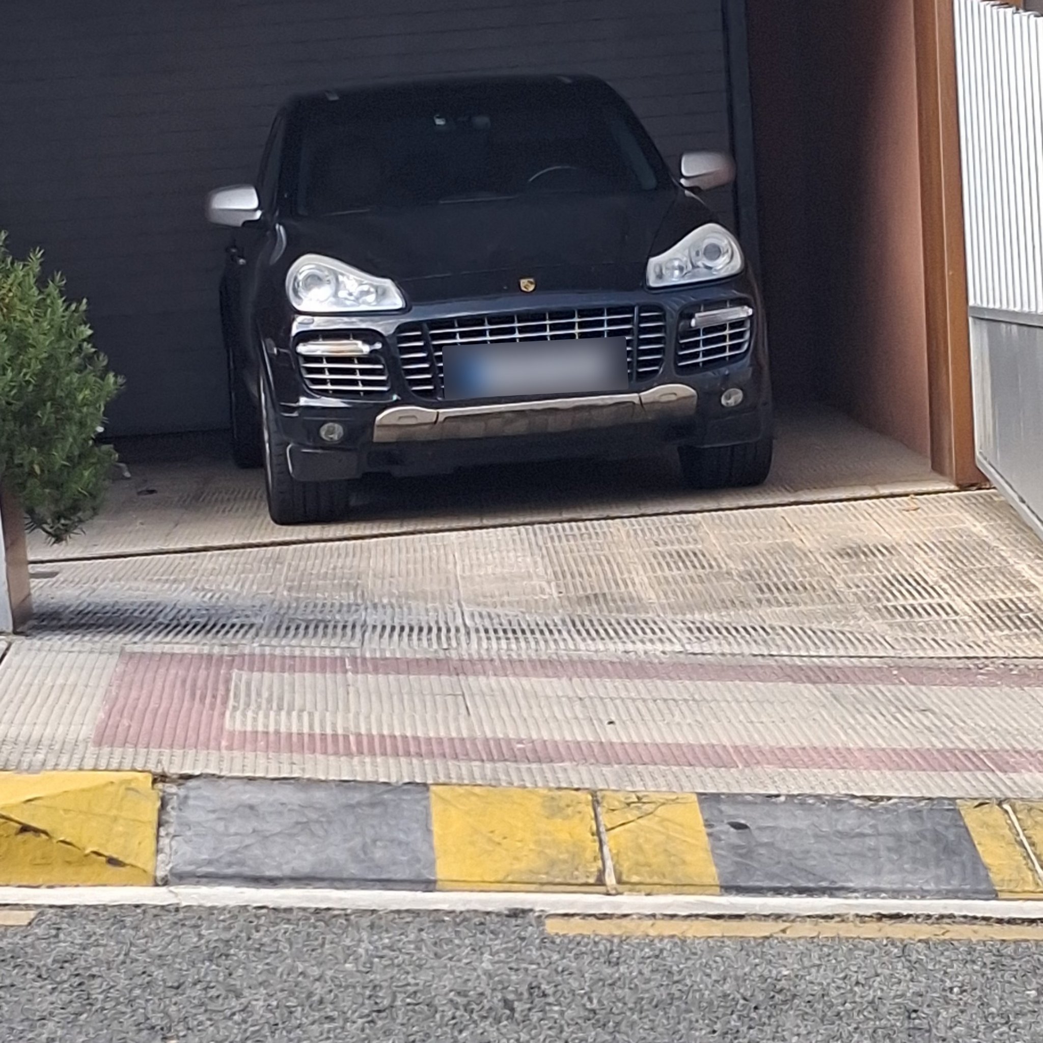 2002 Porsche Cayenne (9PA)