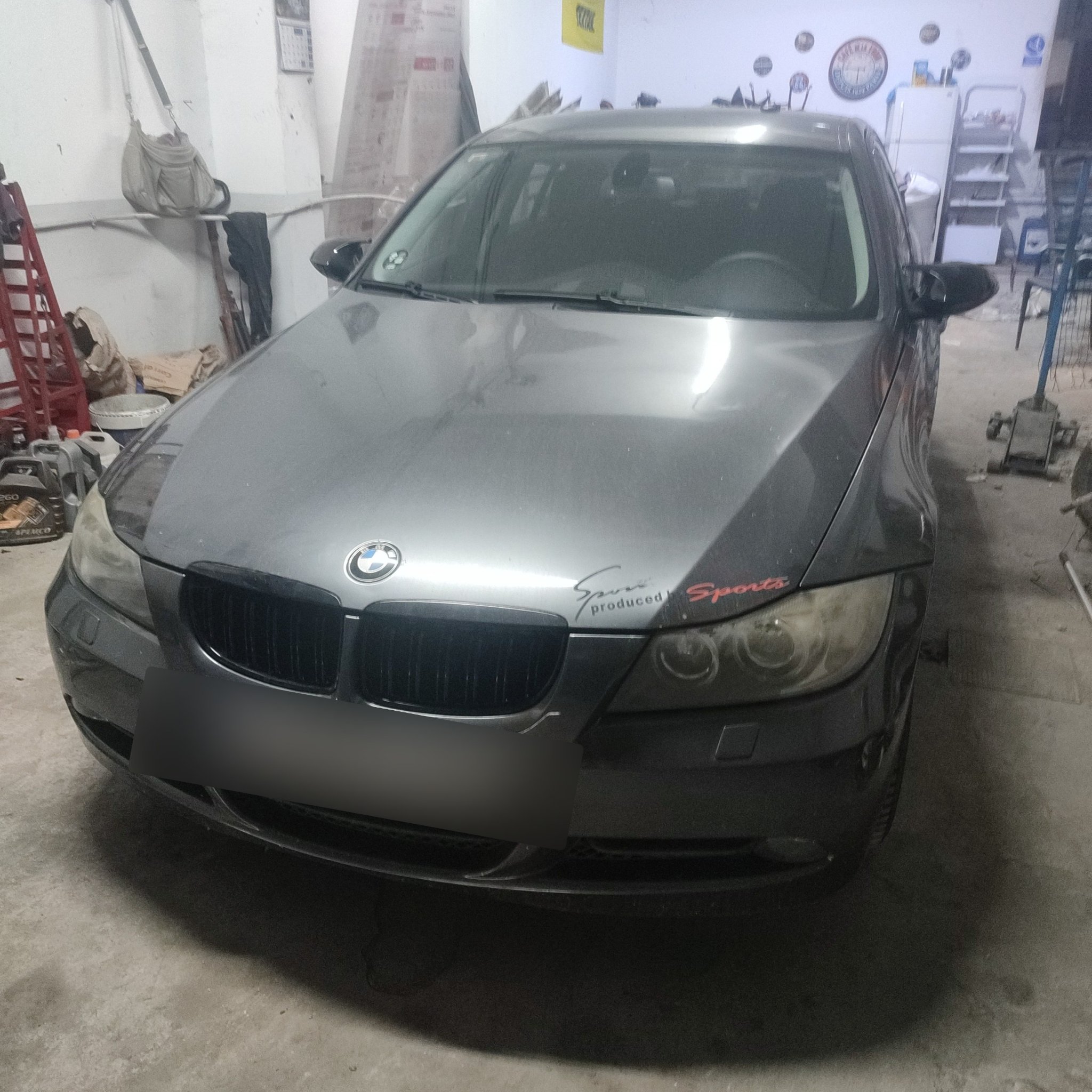 2005 BMW 3 Series (E90)