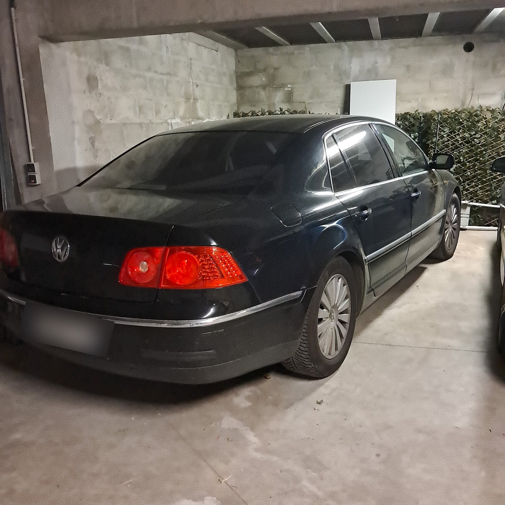 2002 Volkswagen Phaeton (3D)