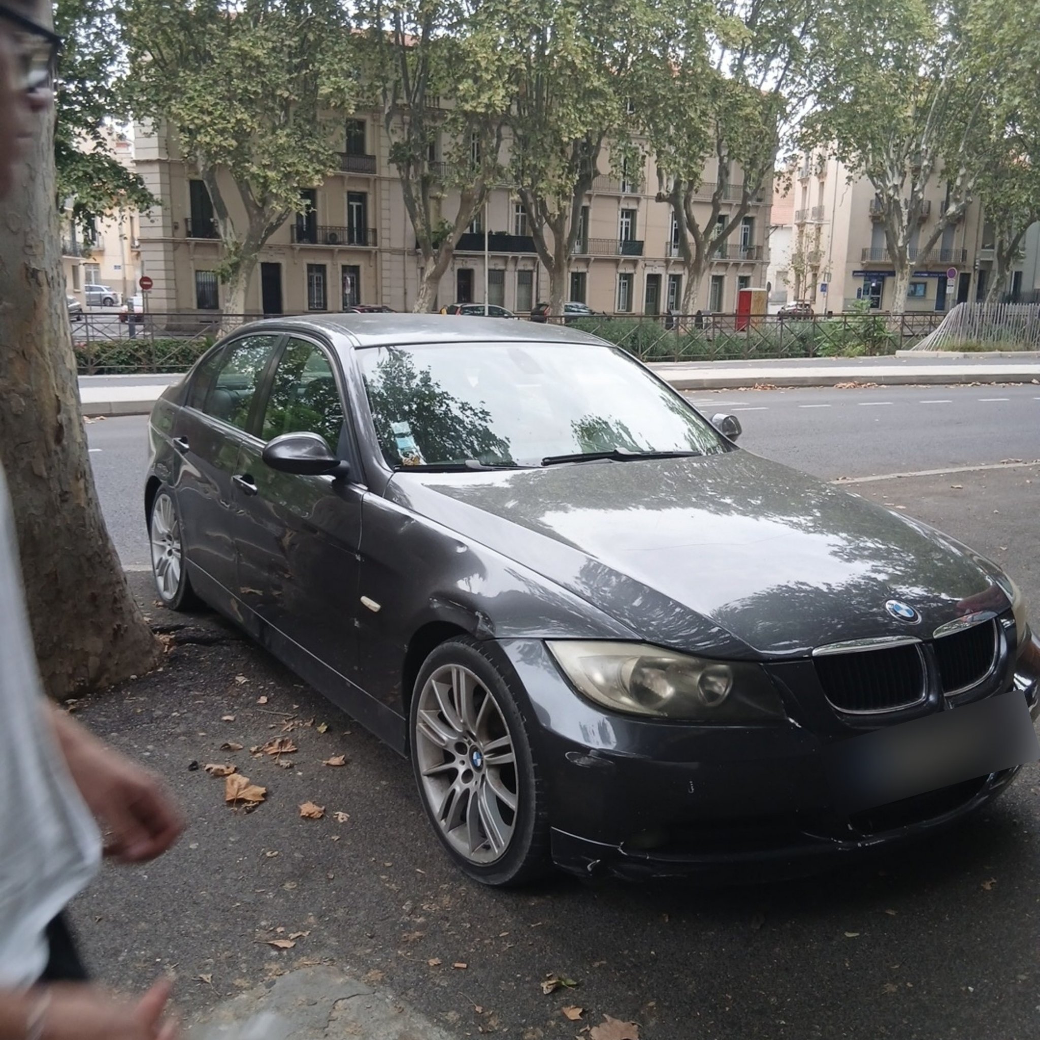 2005 BMW 3 Series (E90)