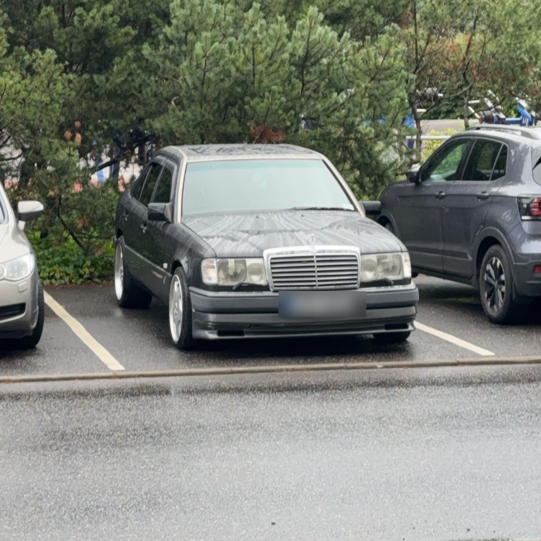 1984 Mercedes-Benz E-Class (W124)