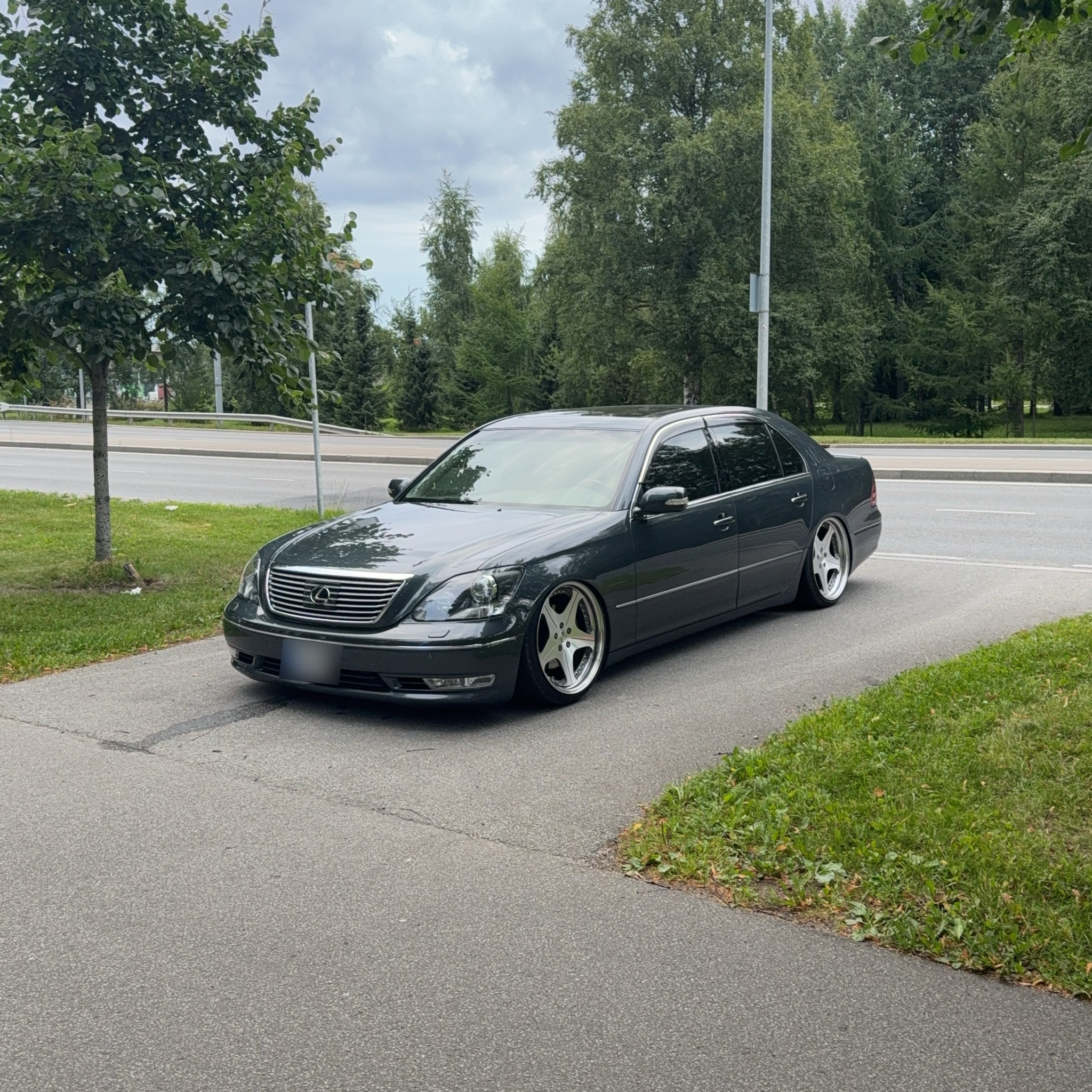 2000 Lexus LS (XF30)