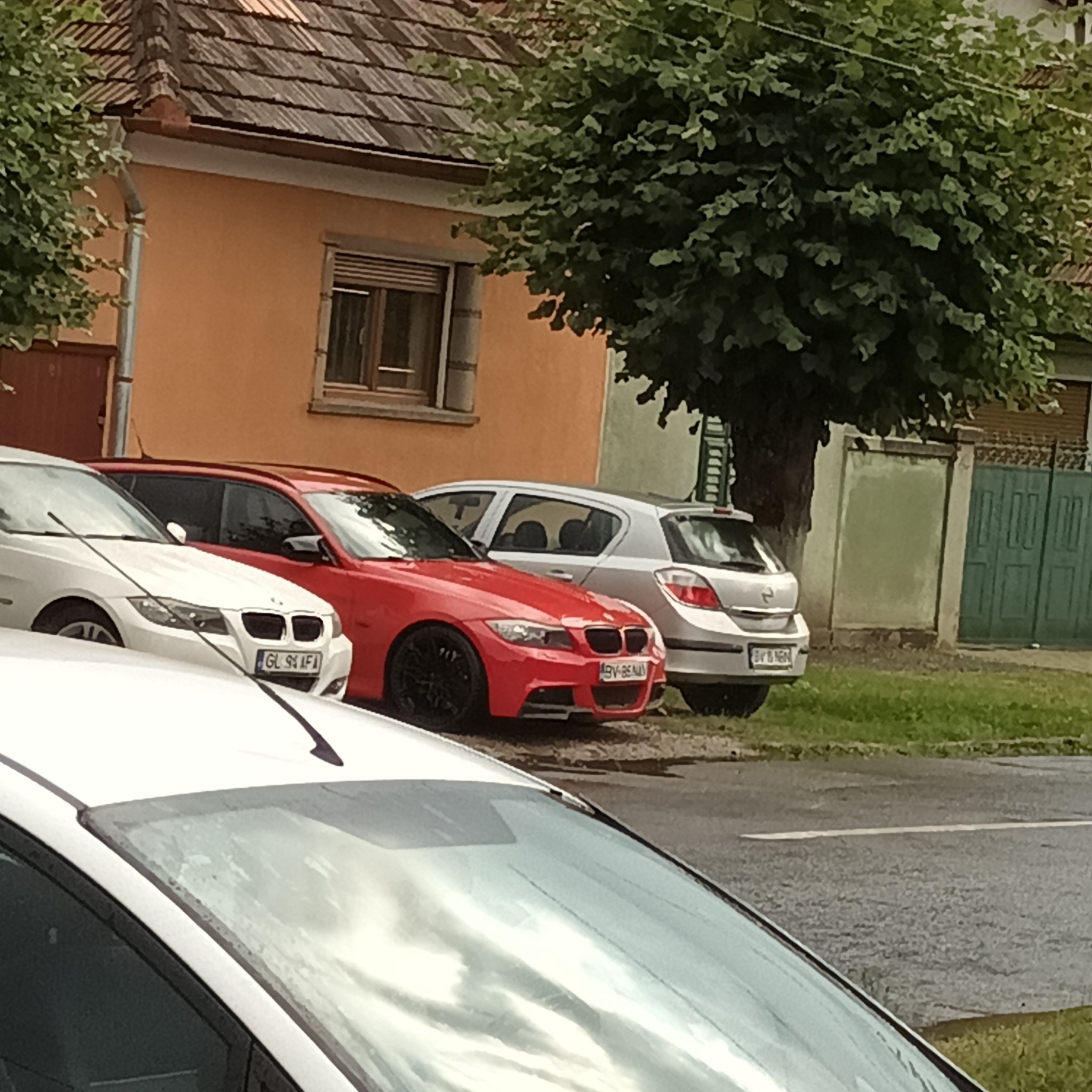 2005 BMW 3 Series (E90)