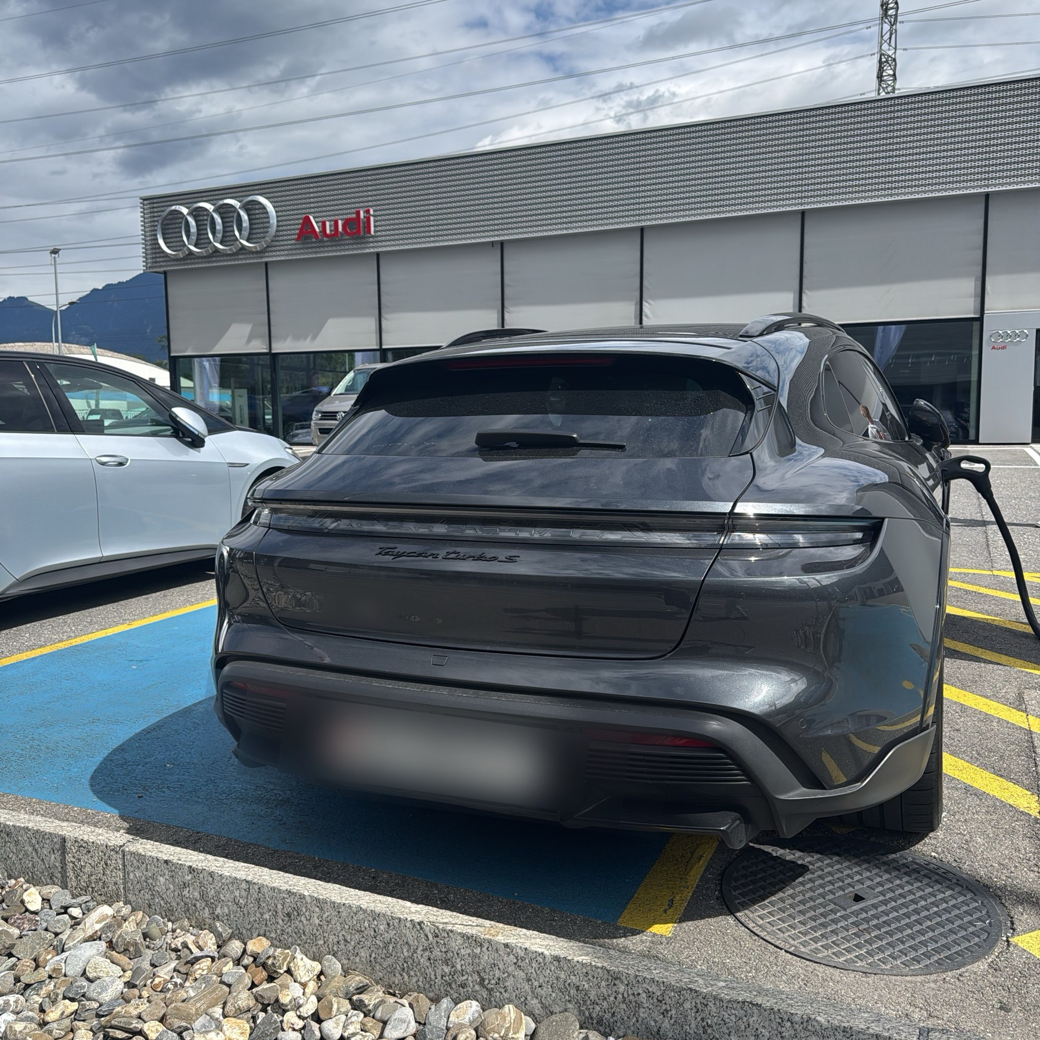 2021 Porsche Taycan Turbo S Cross Turismo