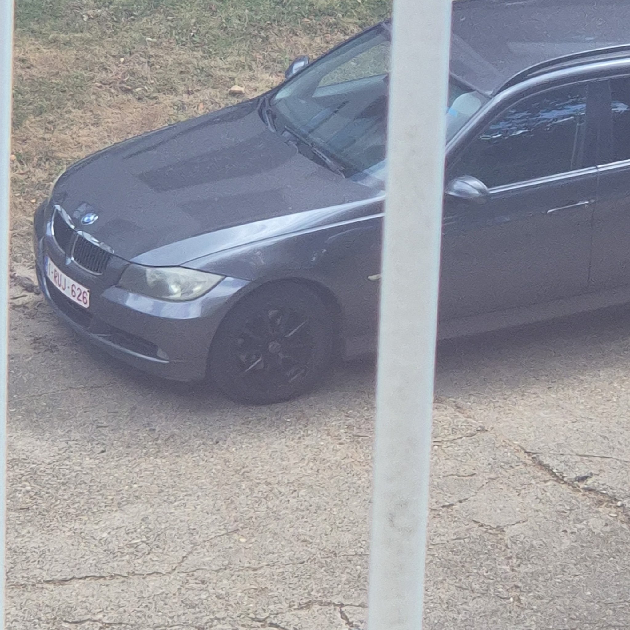2005 BMW 3 Series (E90)