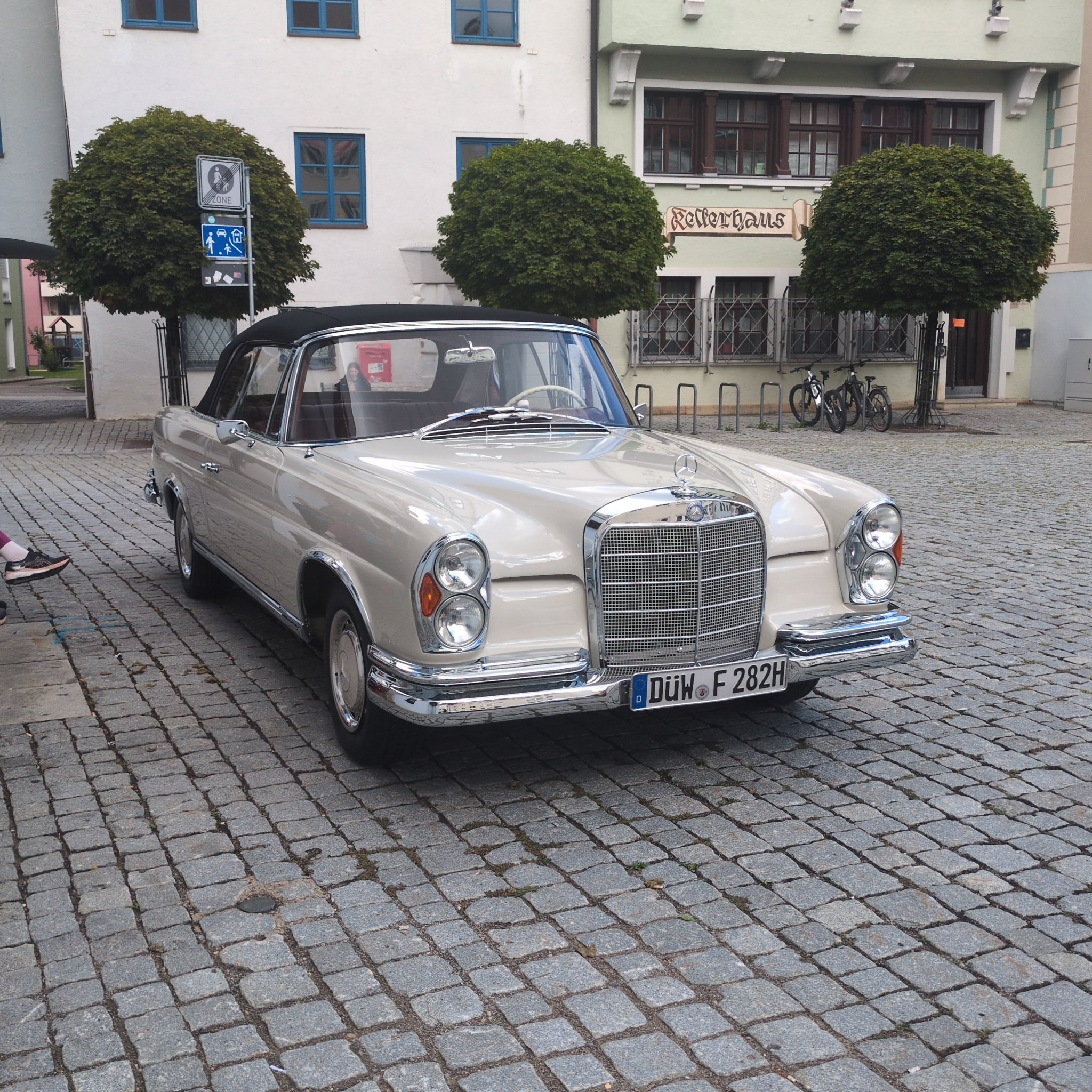 1961 Mercedes-Benz W111 Cabriolet