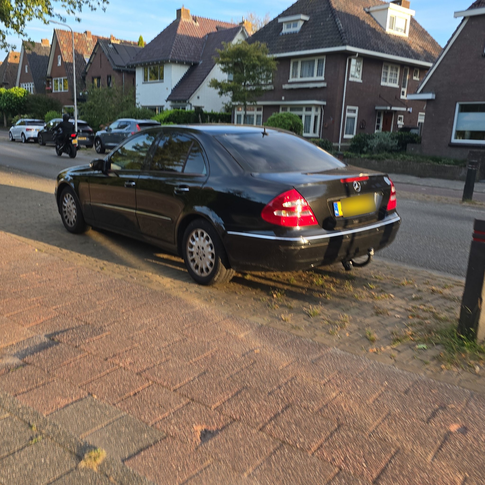 2002 Mercedes-Benz E-Class (W211)