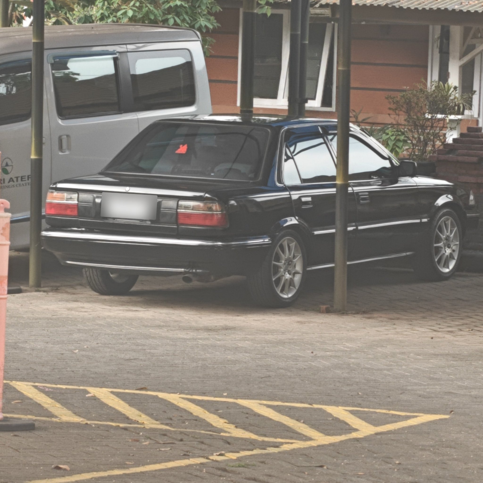 1987 Toyota Crown (S130)