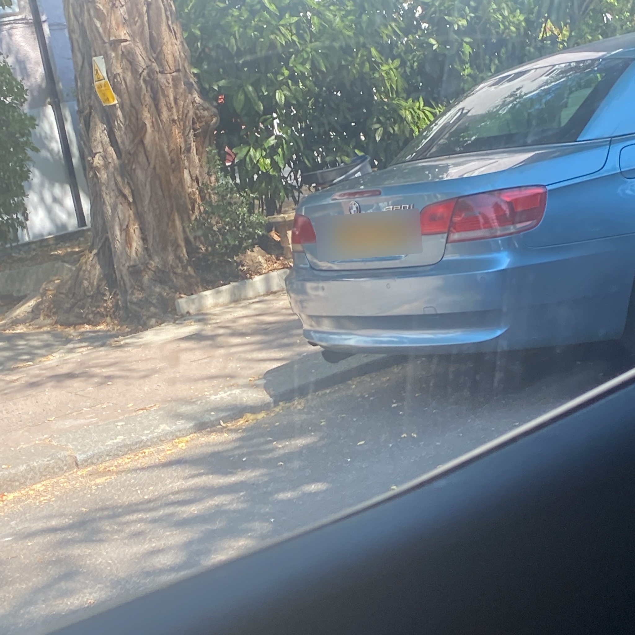 2005 BMW 3 Series (E90)