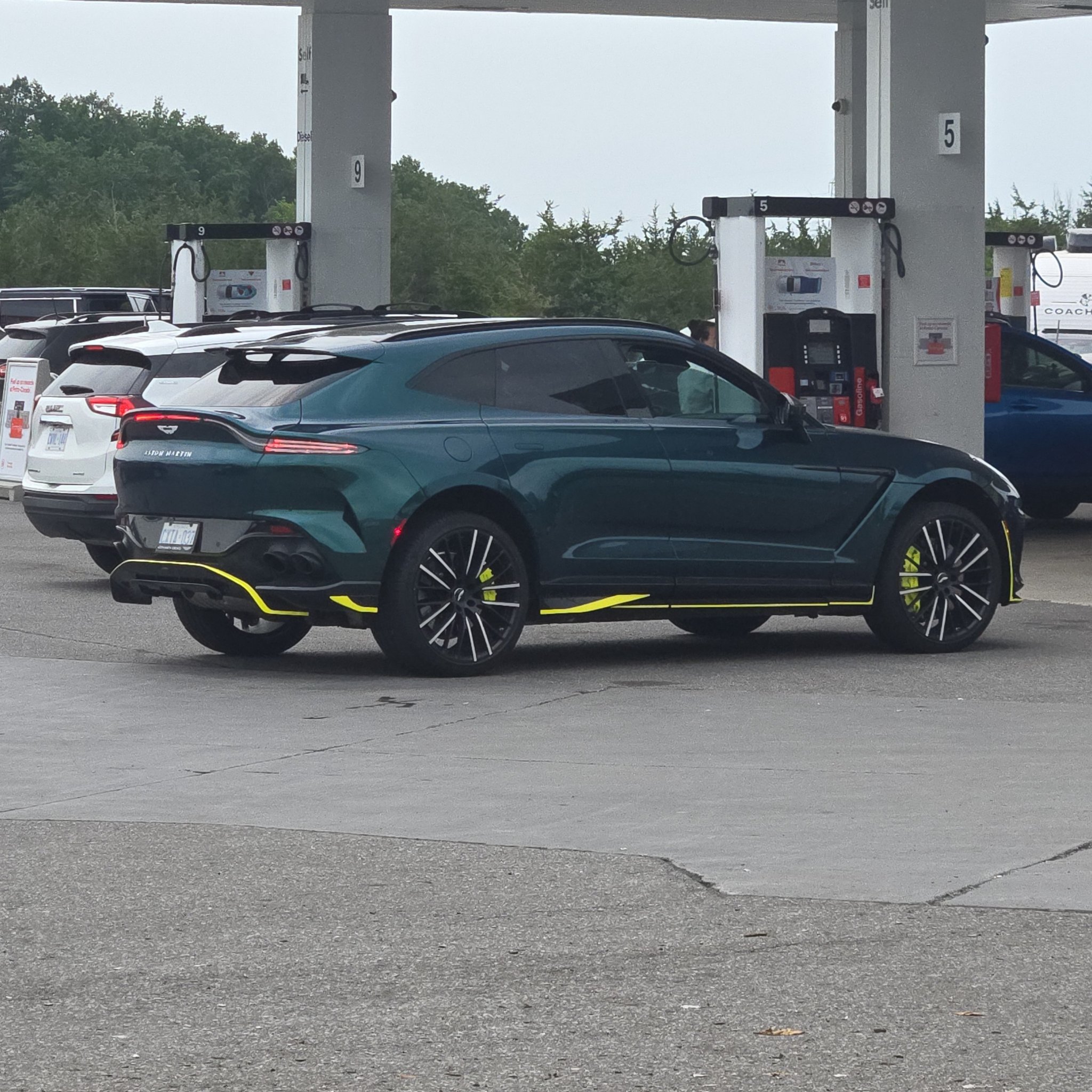 2022 Aston Martin DBX 707