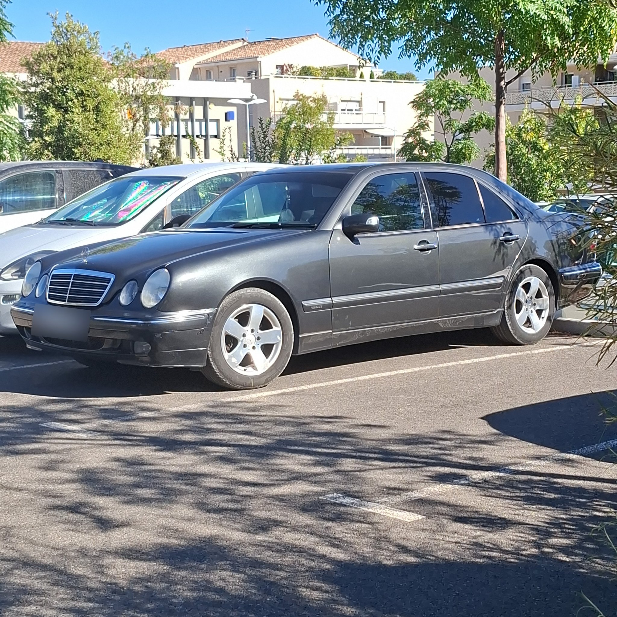 1995 Mercedes-Benz E-Class (W210)