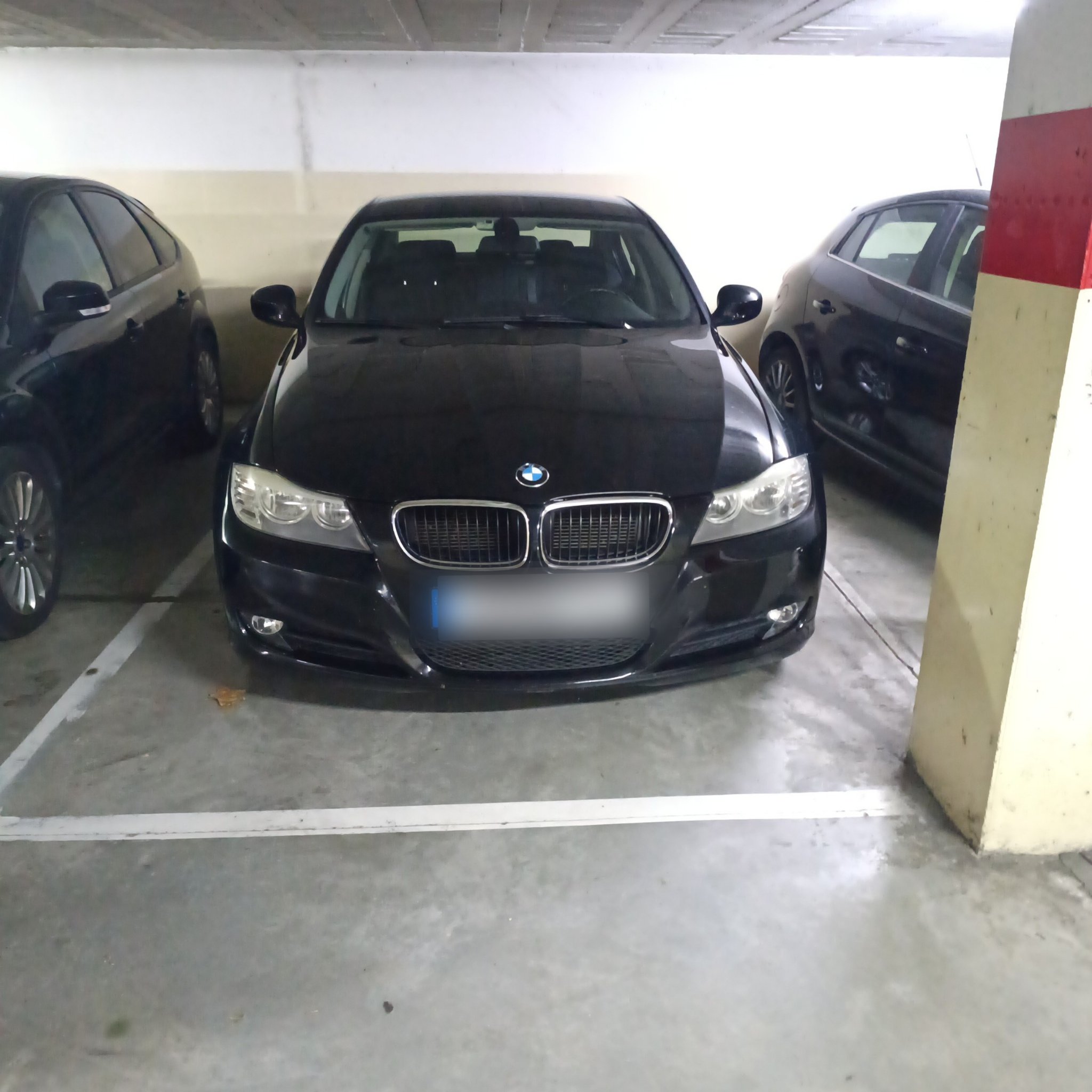 2005 BMW 3 Series (E90)