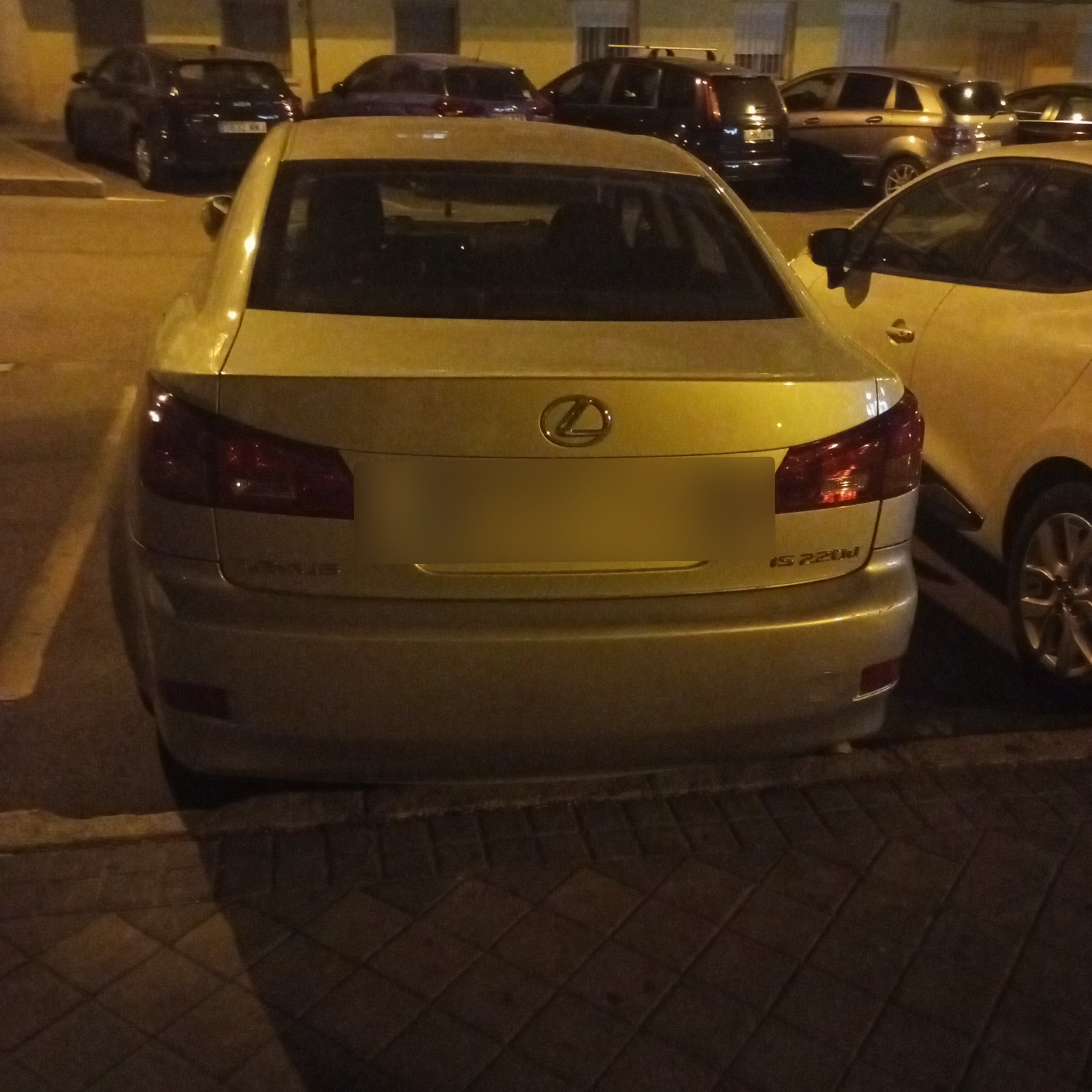 2005 Lexus IS 220d (XE20)