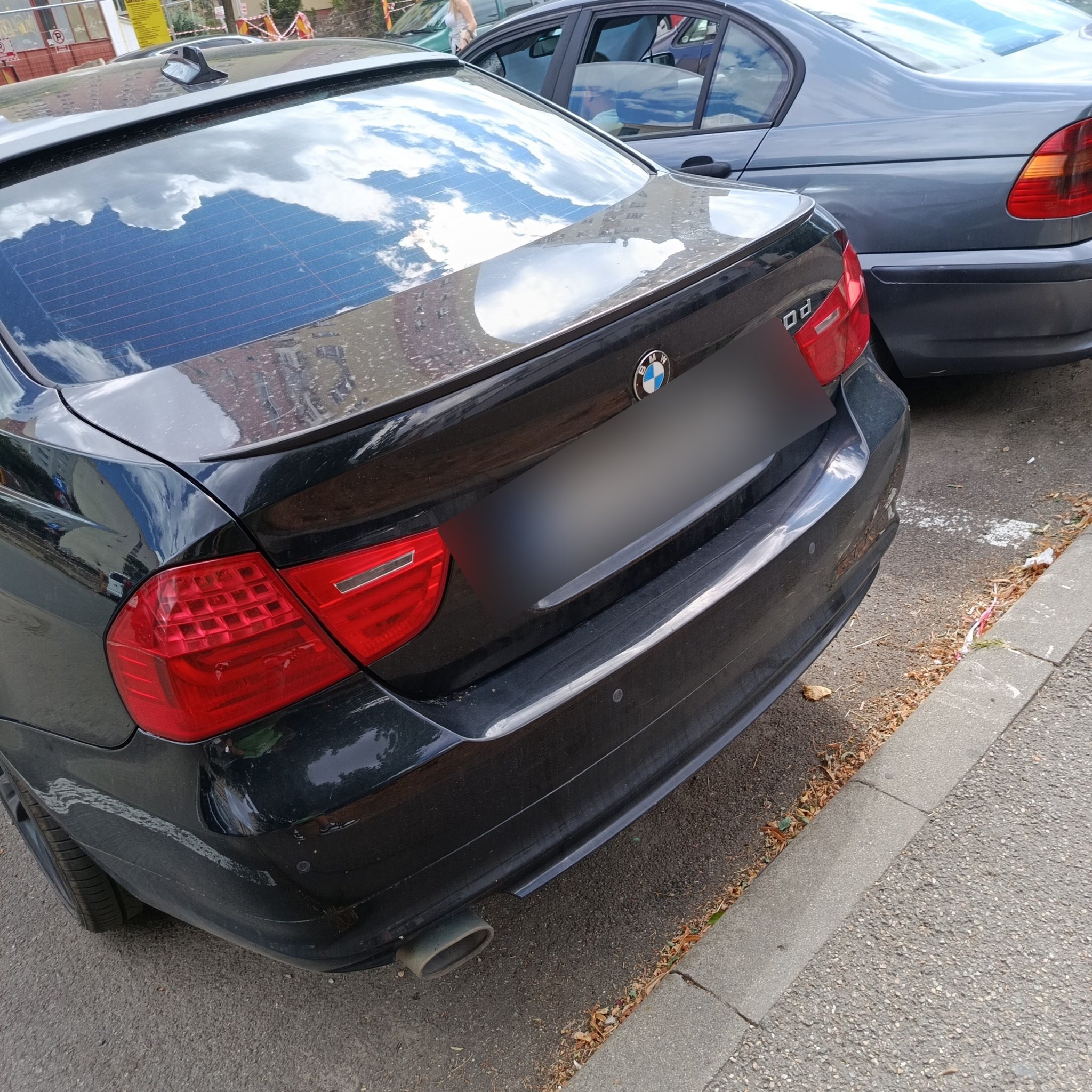 2005 BMW 3 Series (E90)