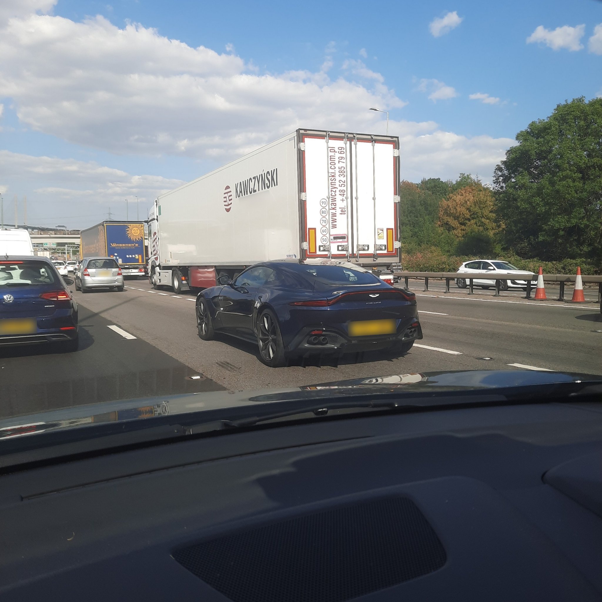2018 Aston Martin Vantage (2018)