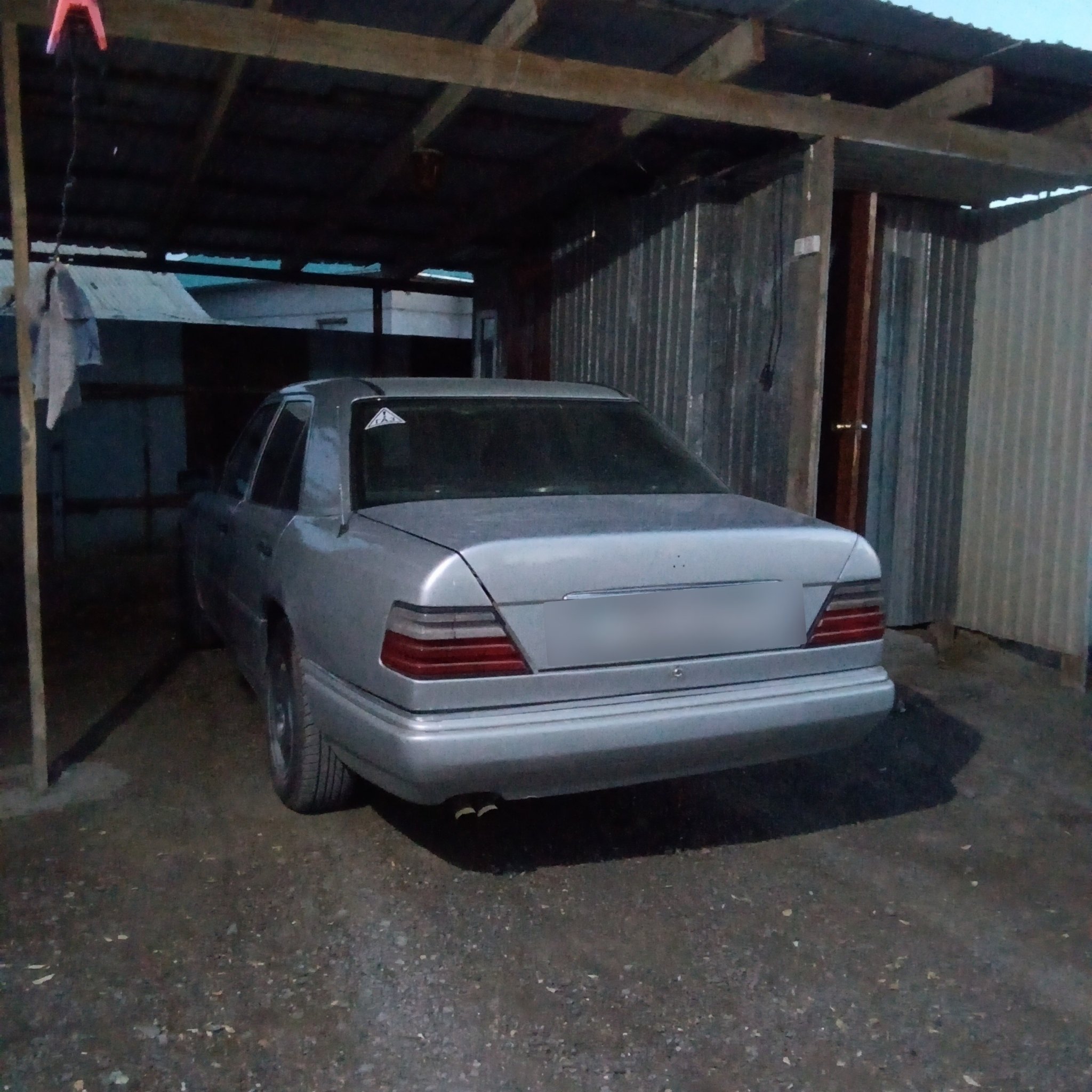 1984 Mercedes-Benz E-Class (W124)