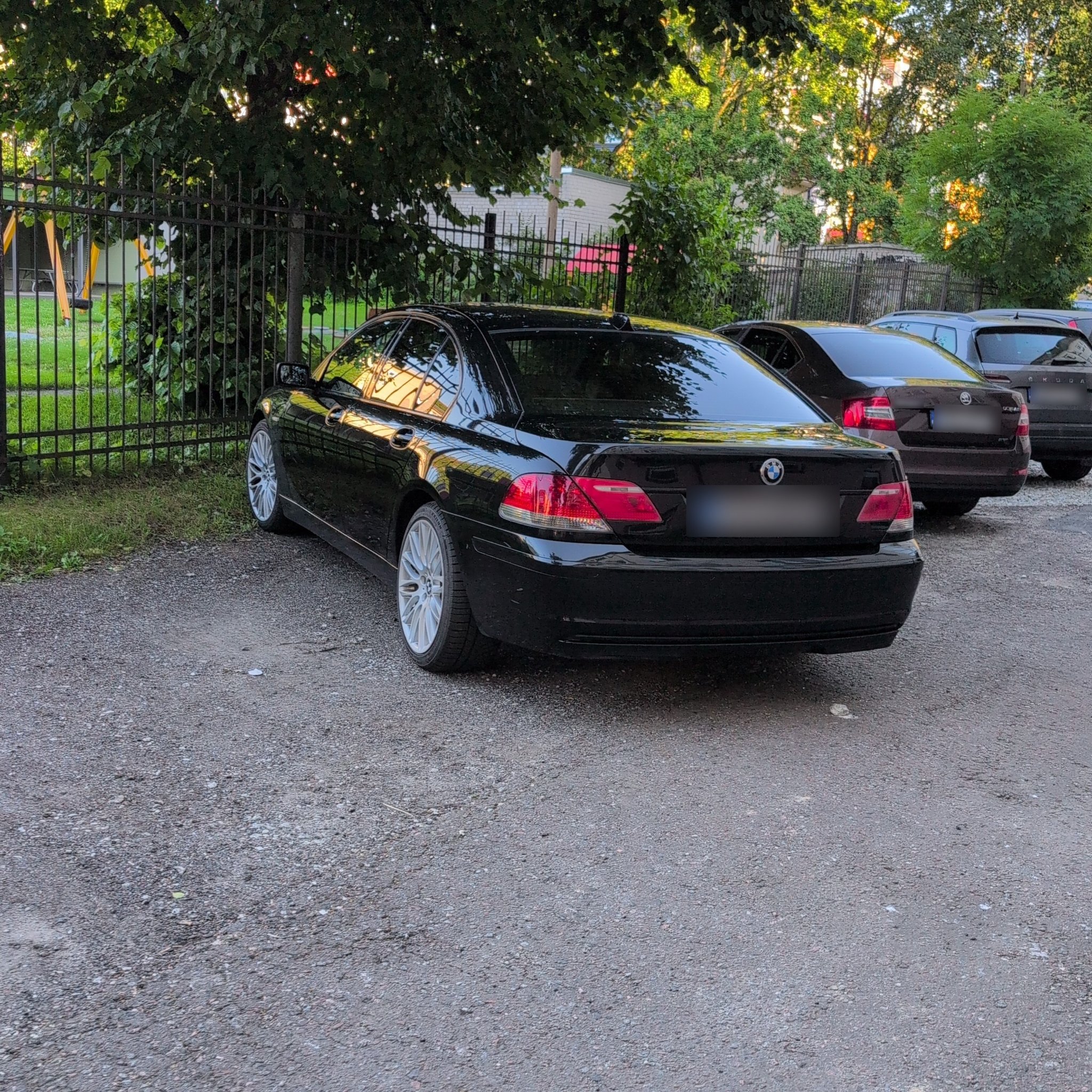 2001 BMW 7 Series (E65)