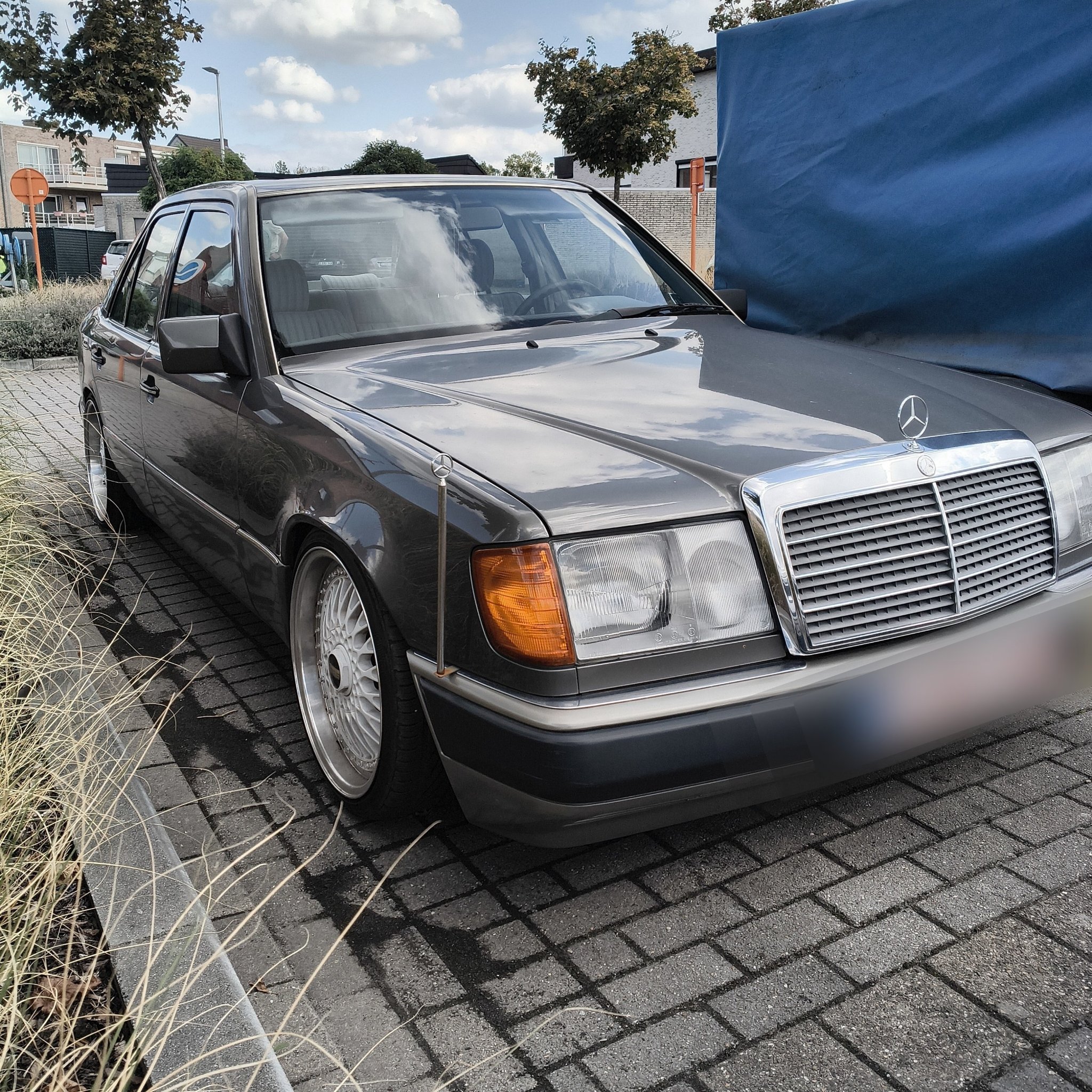 1984 Mercedes-Benz E-Class (W124)