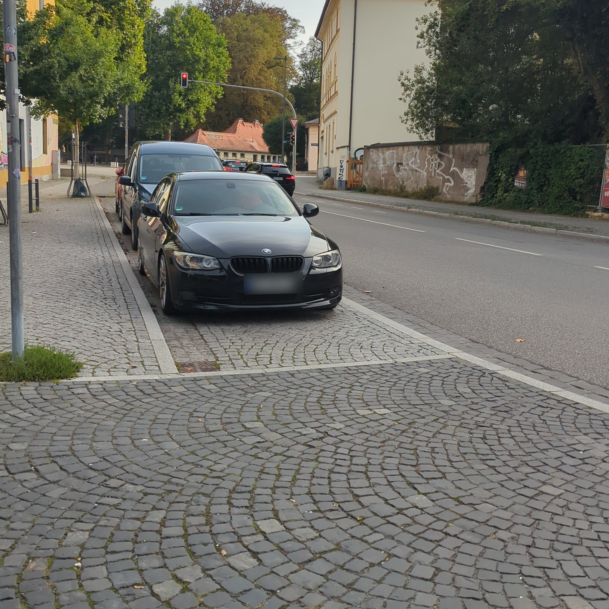 2005 BMW 3 Series (E90)