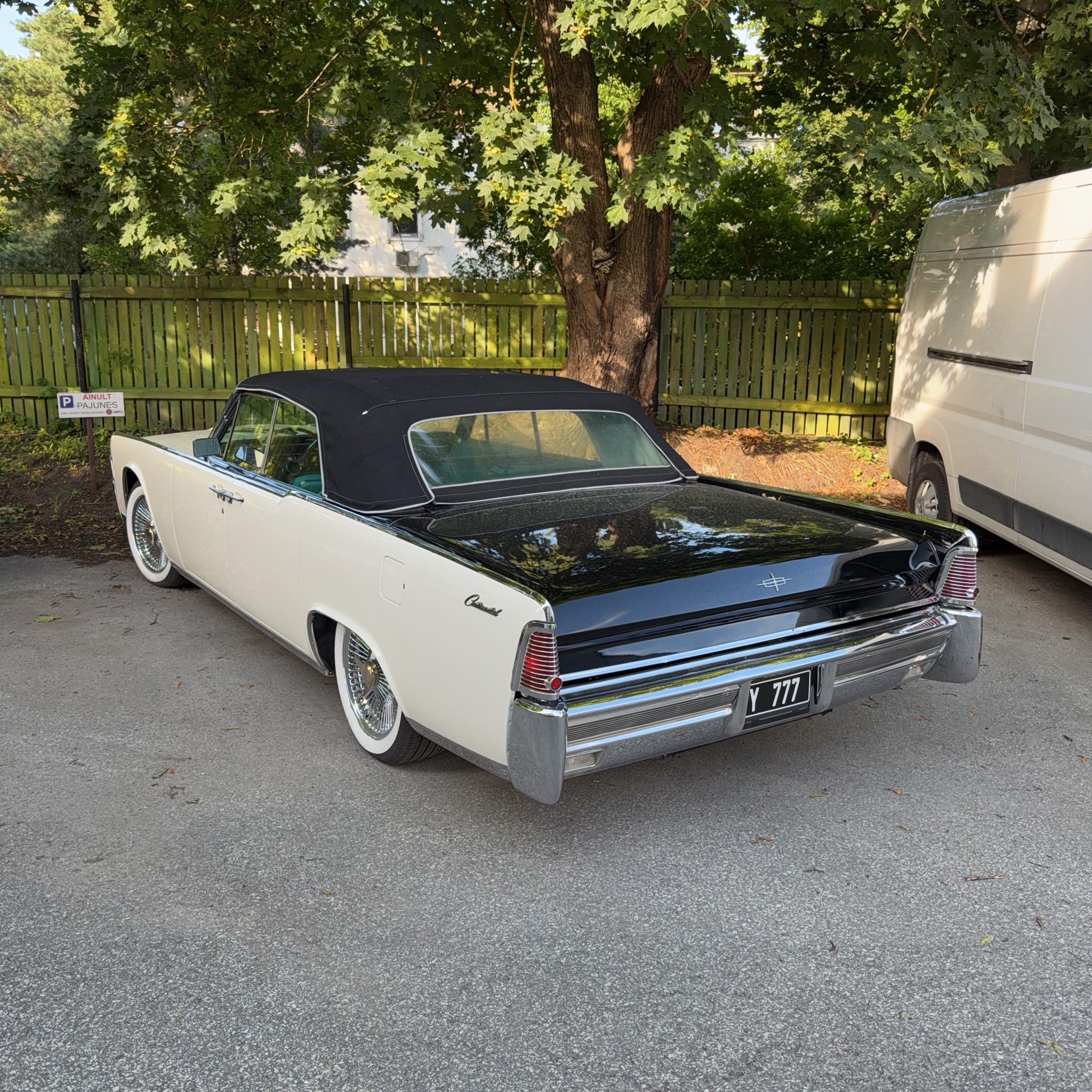 1961 Lincoln Continental (4th Gen) Convertible