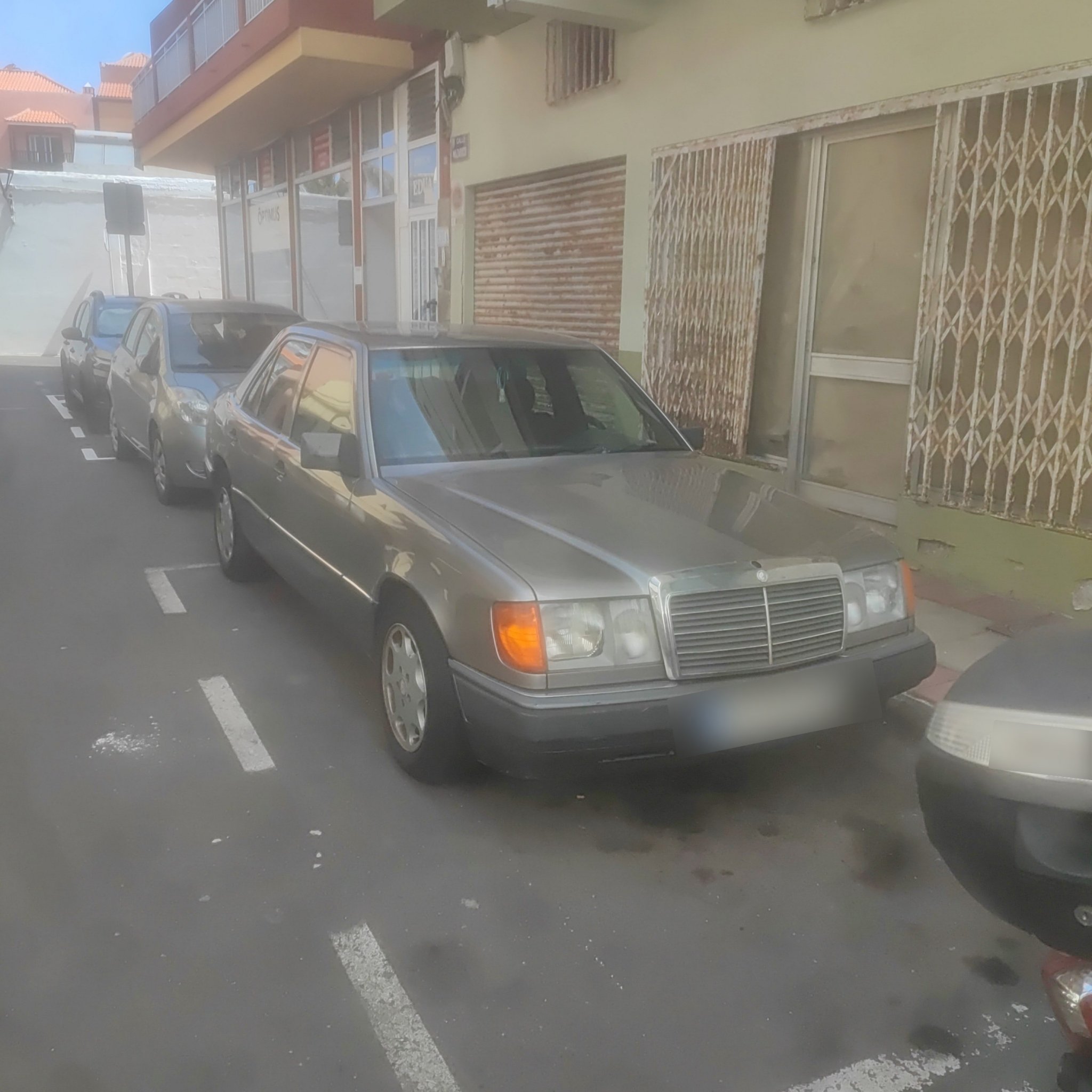 1993 Mercedes-Benz E 300 (W124)